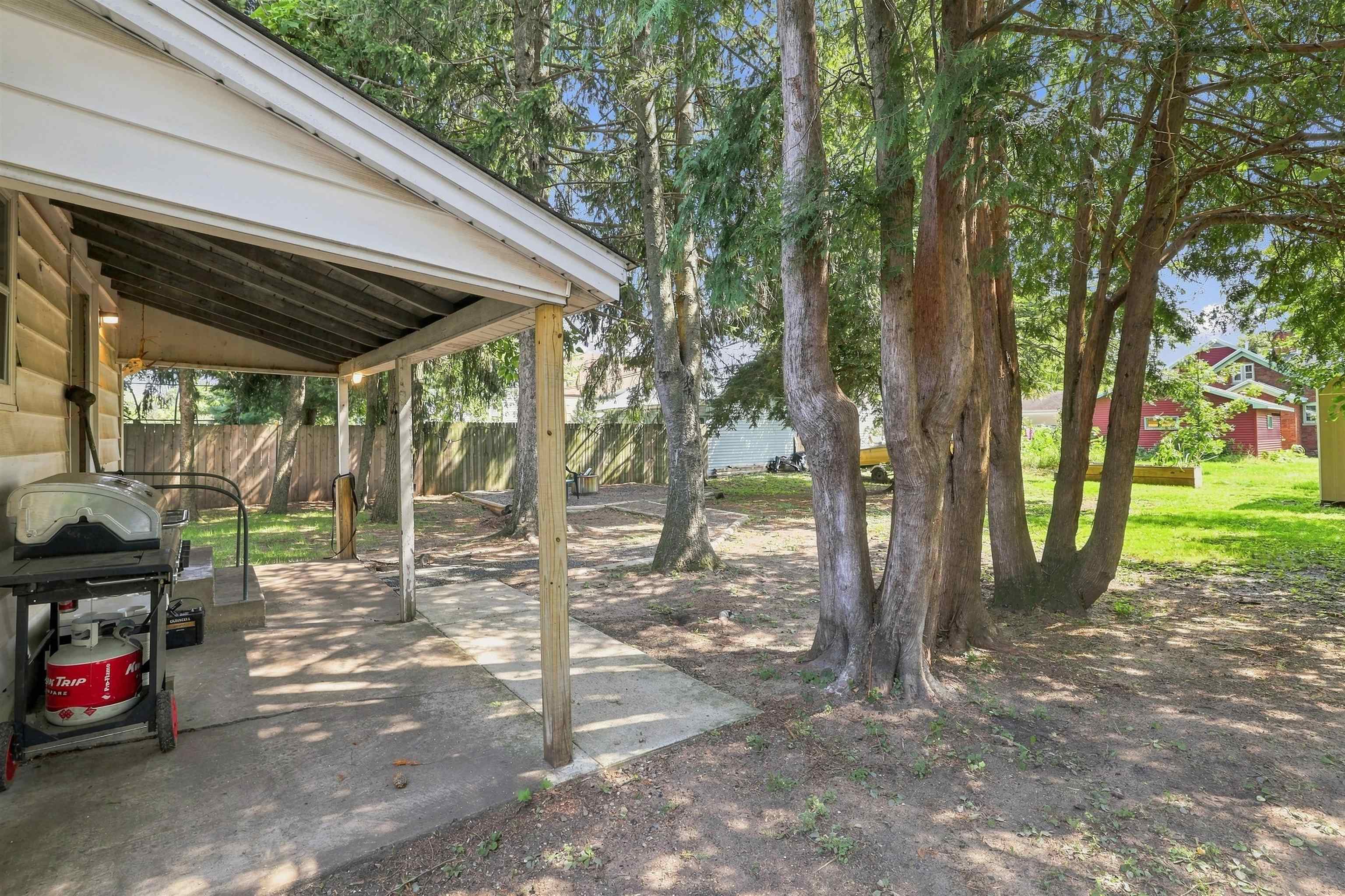 1733 Oak Street Property Photo 34