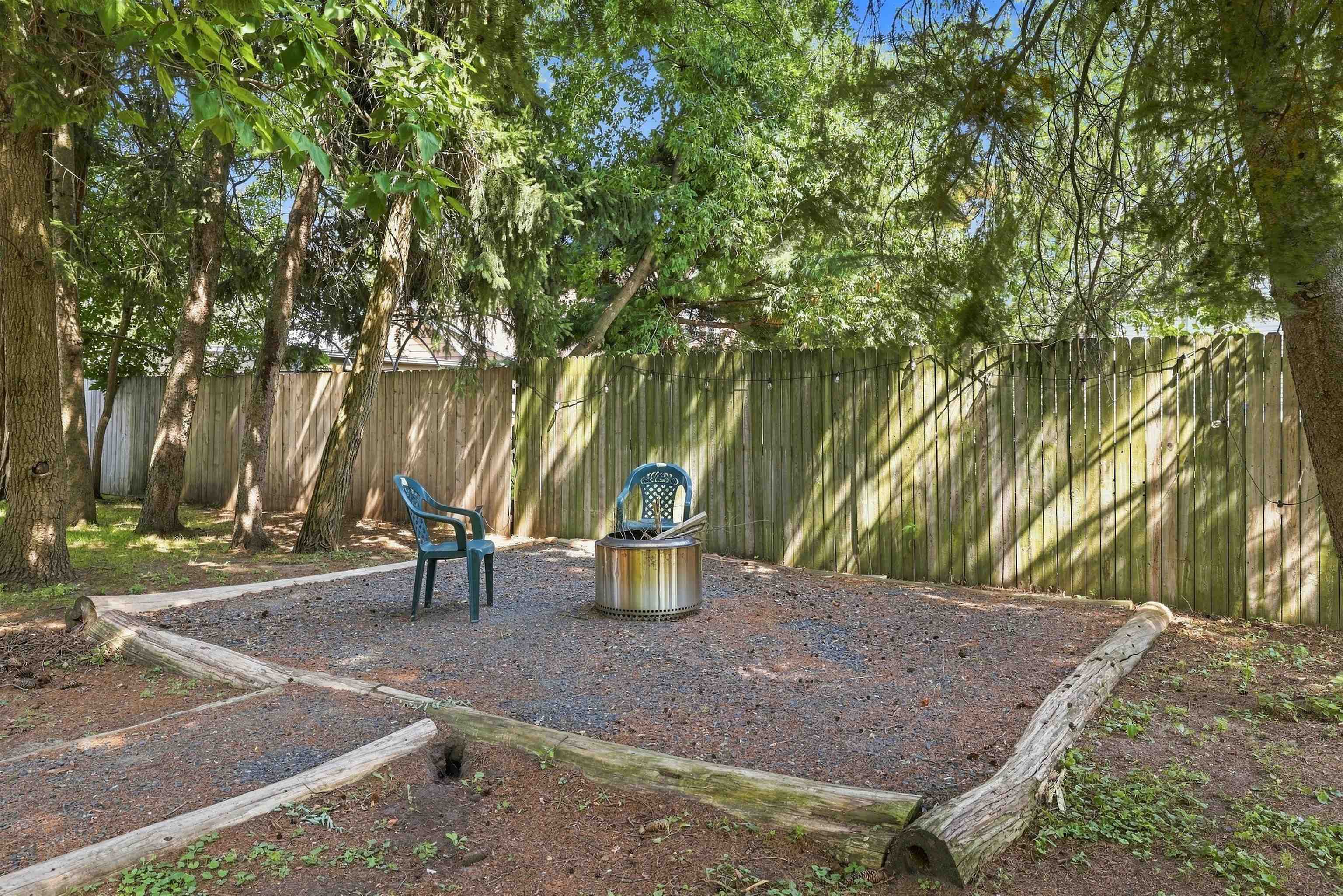 1733 Oak Street Property Photo 36