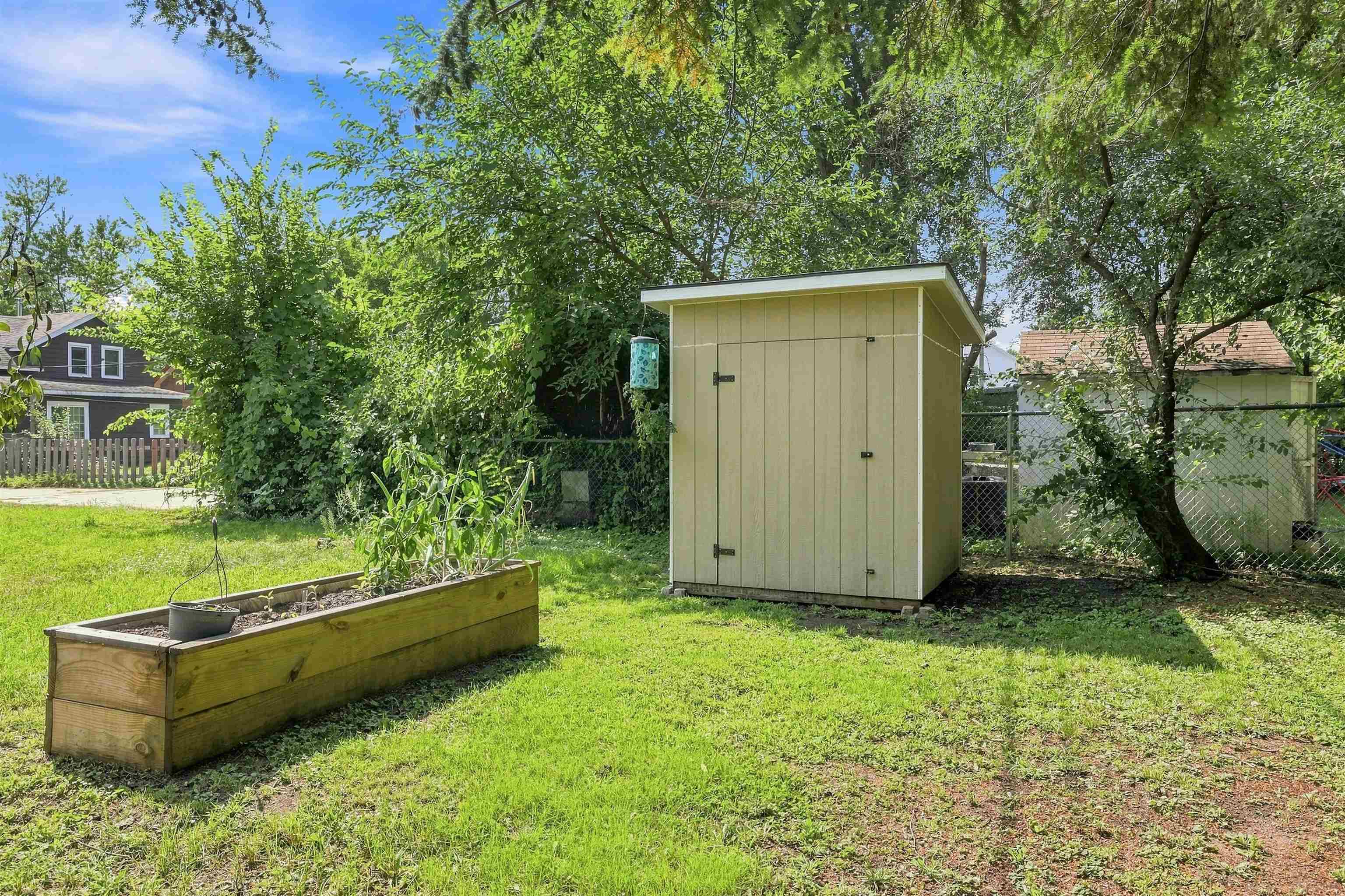 1733 Oak Street Property Photo 37