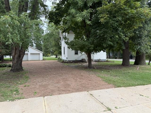 907 E Blodgett Street Property Photo 14