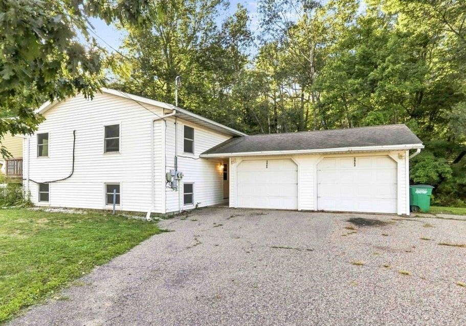 2460 2nd Avenue South Property Photo 1
