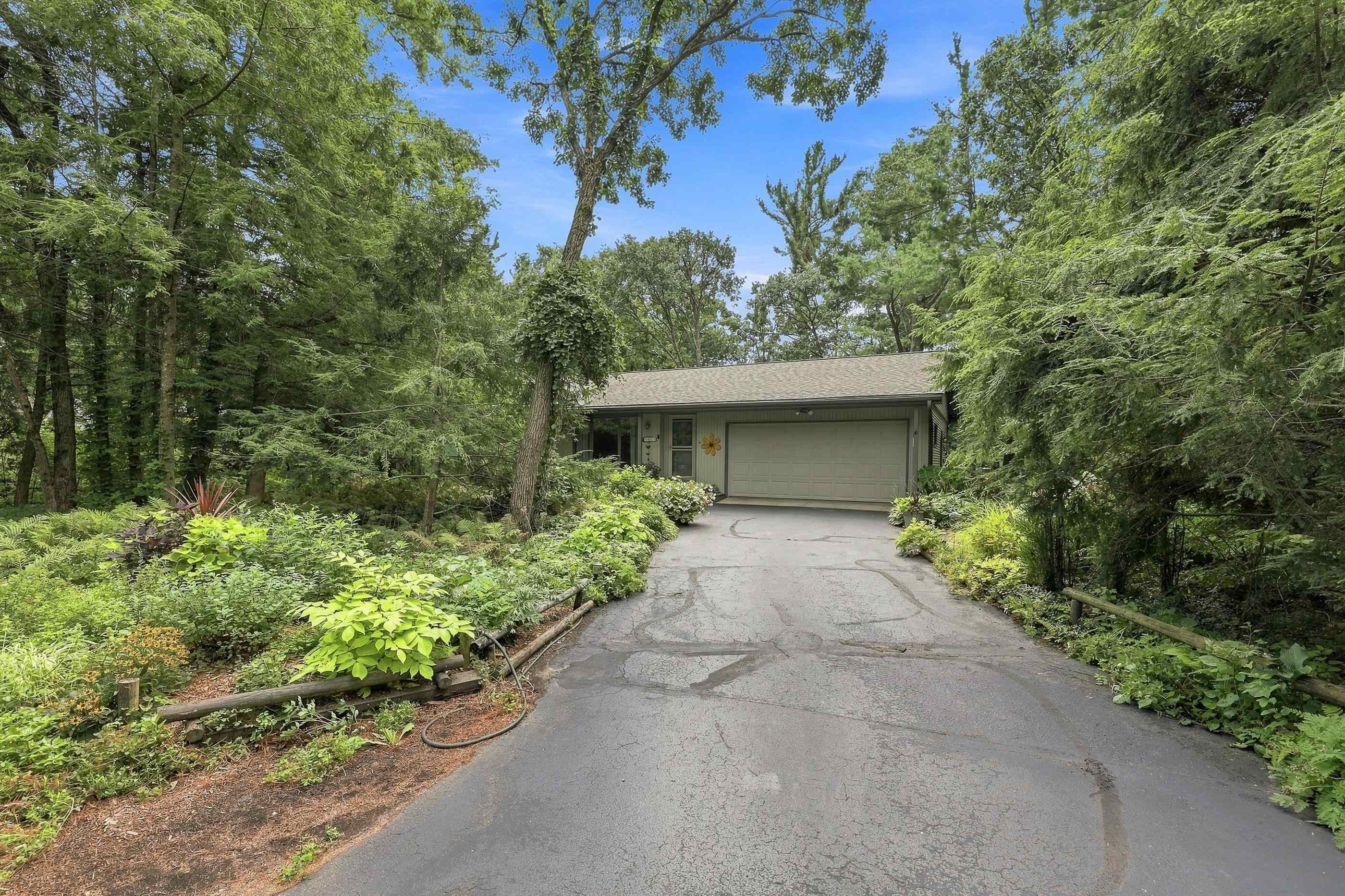 2421 Magnolia Drive Property Photo 1