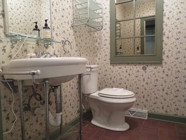 4711 Edgewood Boulevard Property Photo 10