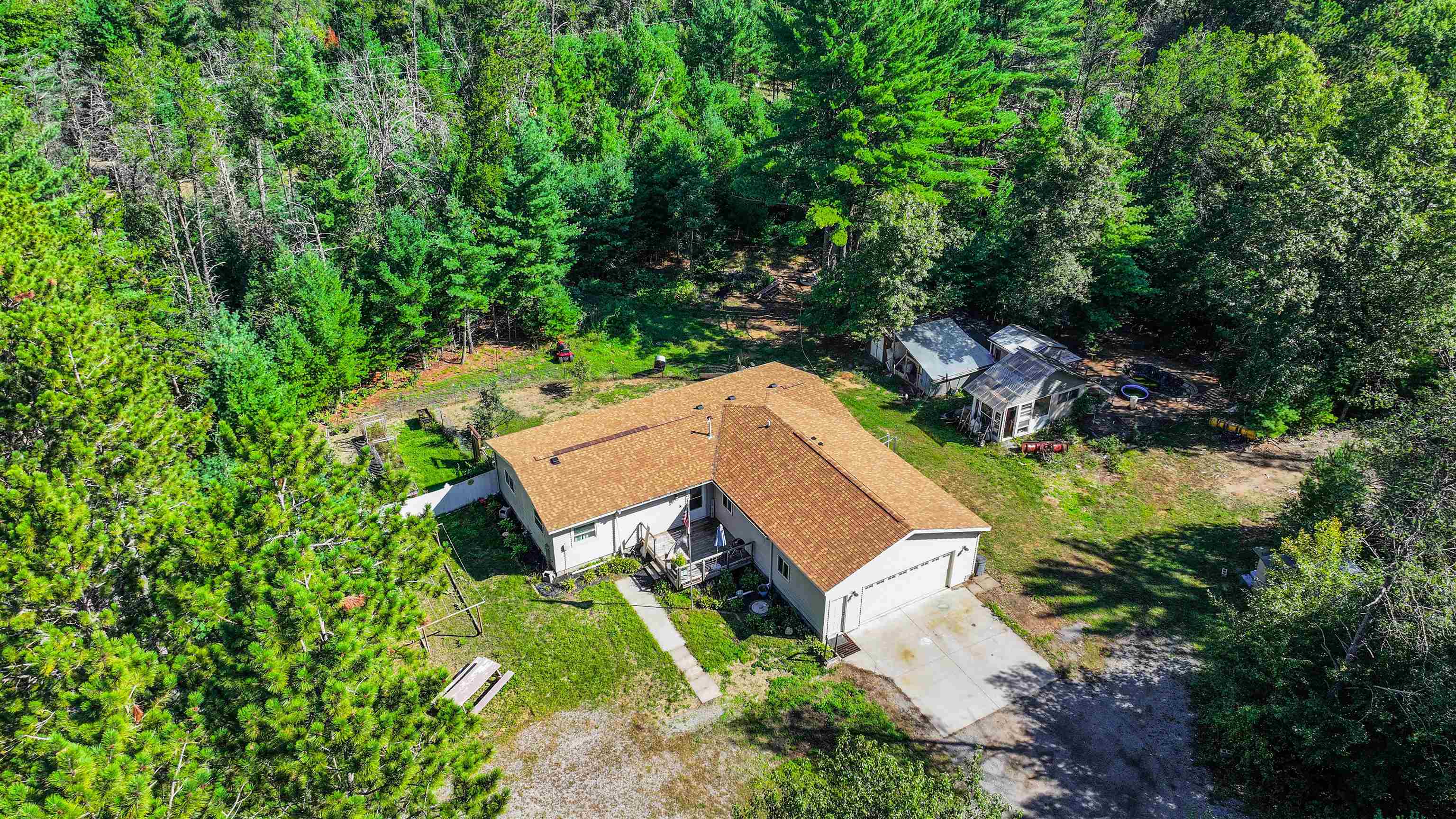 8610 Lake Road Property Photo 2