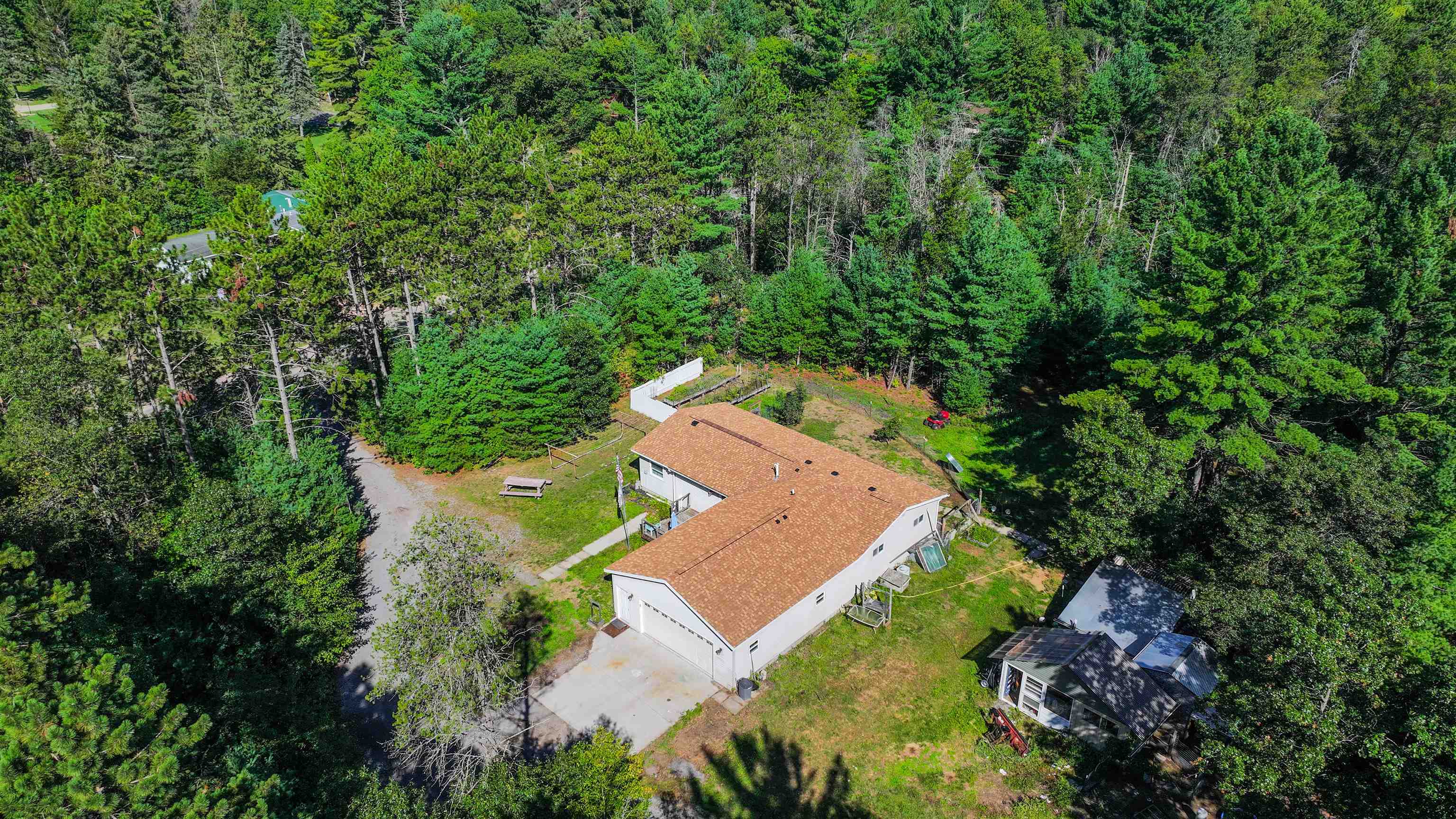 8610 Lake Road Property Photo 4