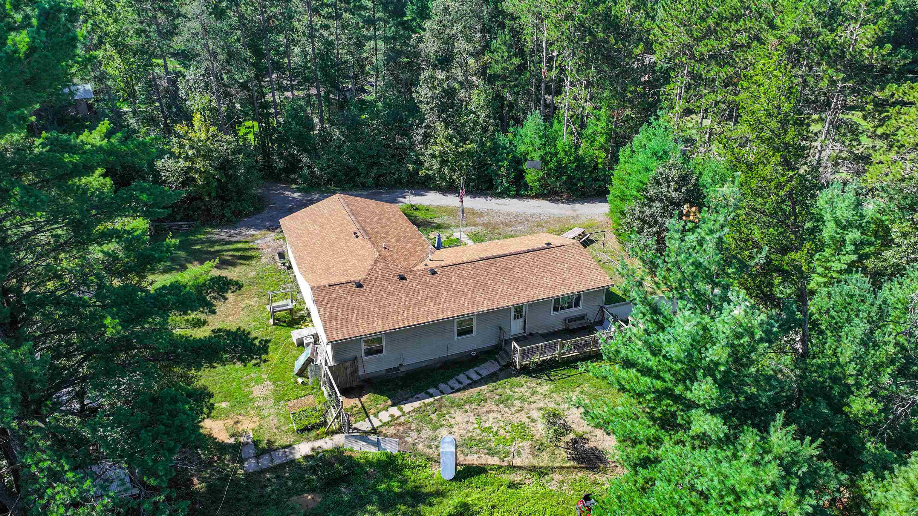 8610 Lake Road Property Photo 5