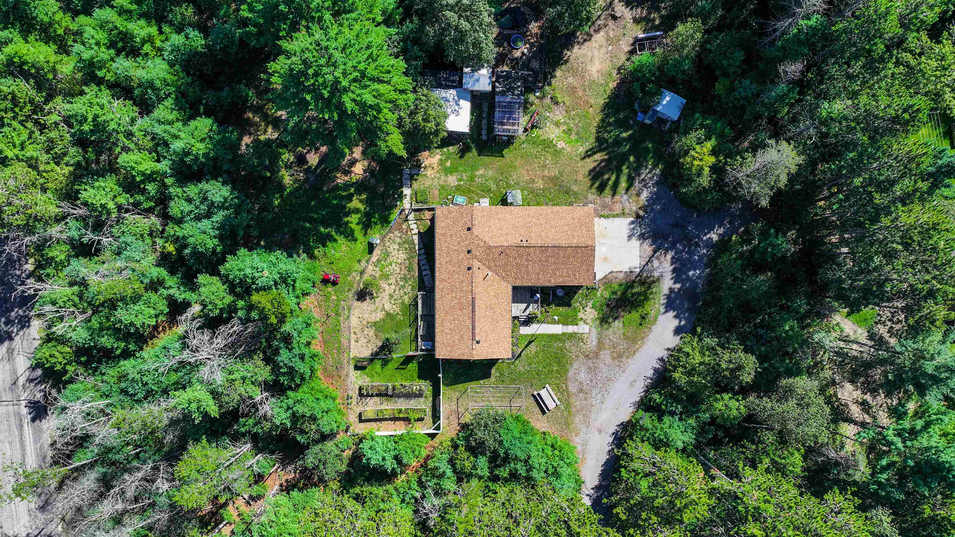 8610 Lake Road Property Photo 6