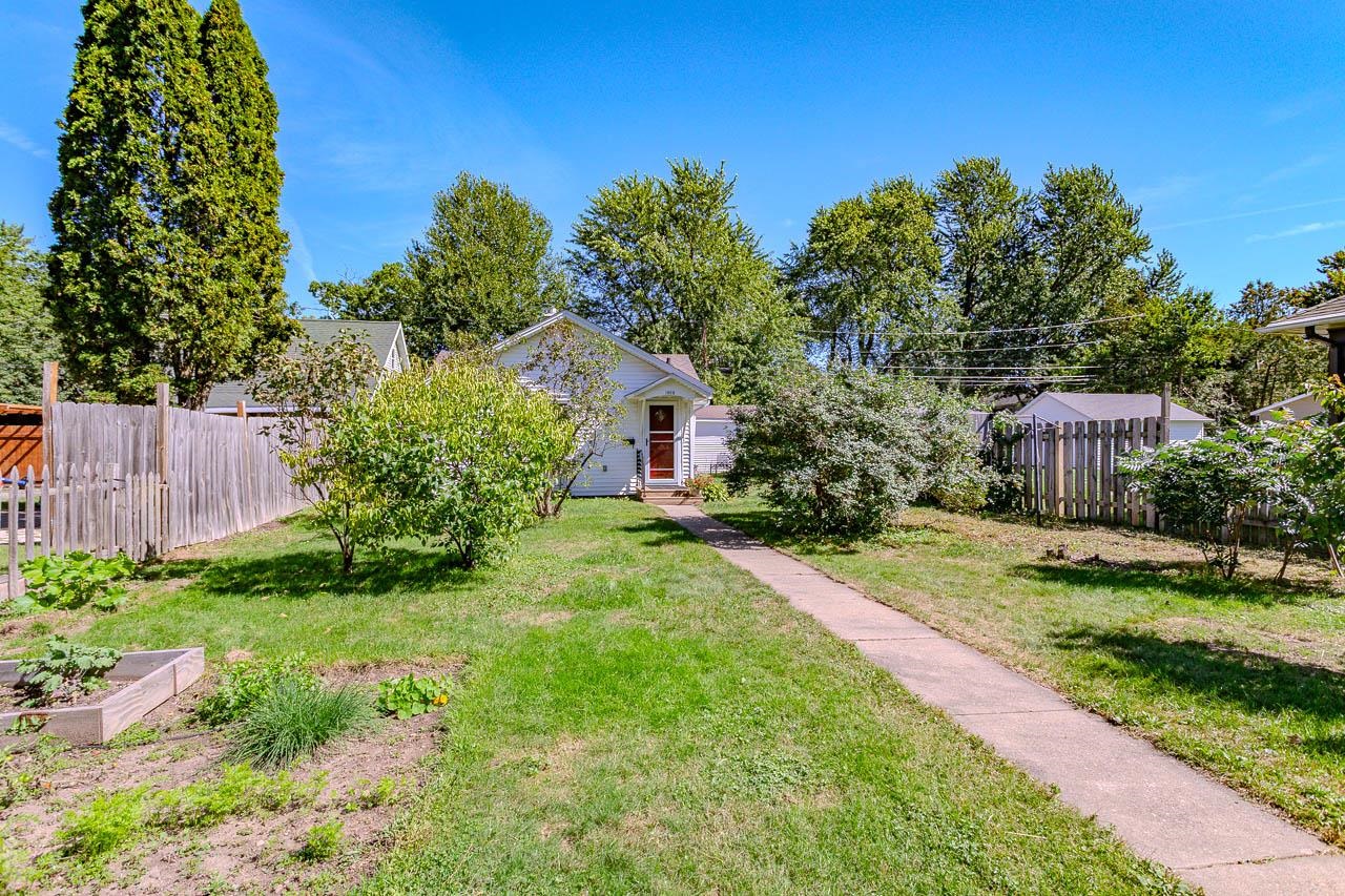 1805 Fairmount Street Property Photo 27