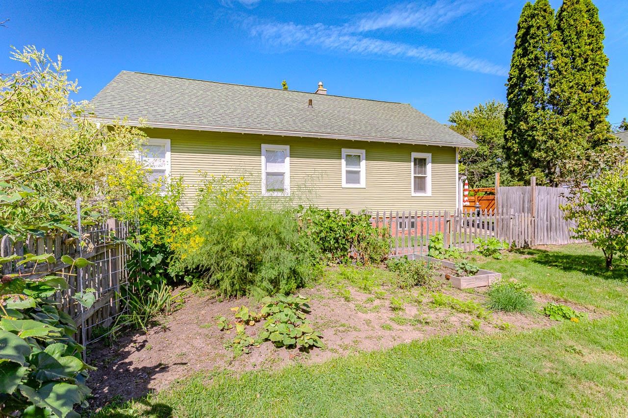 1805 Fairmount Street Property Photo 28