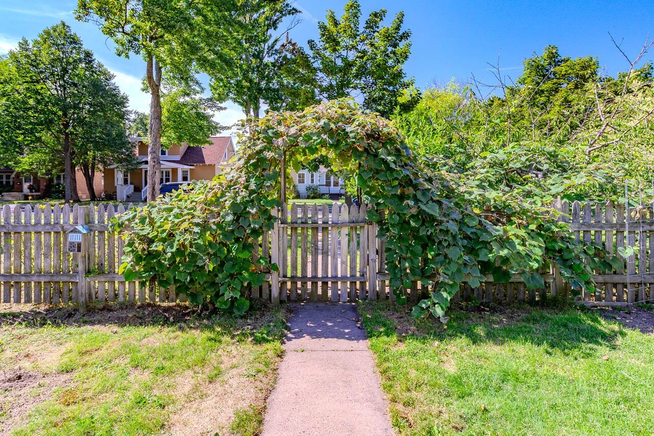 1805 Fairmount Street Property Photo 30