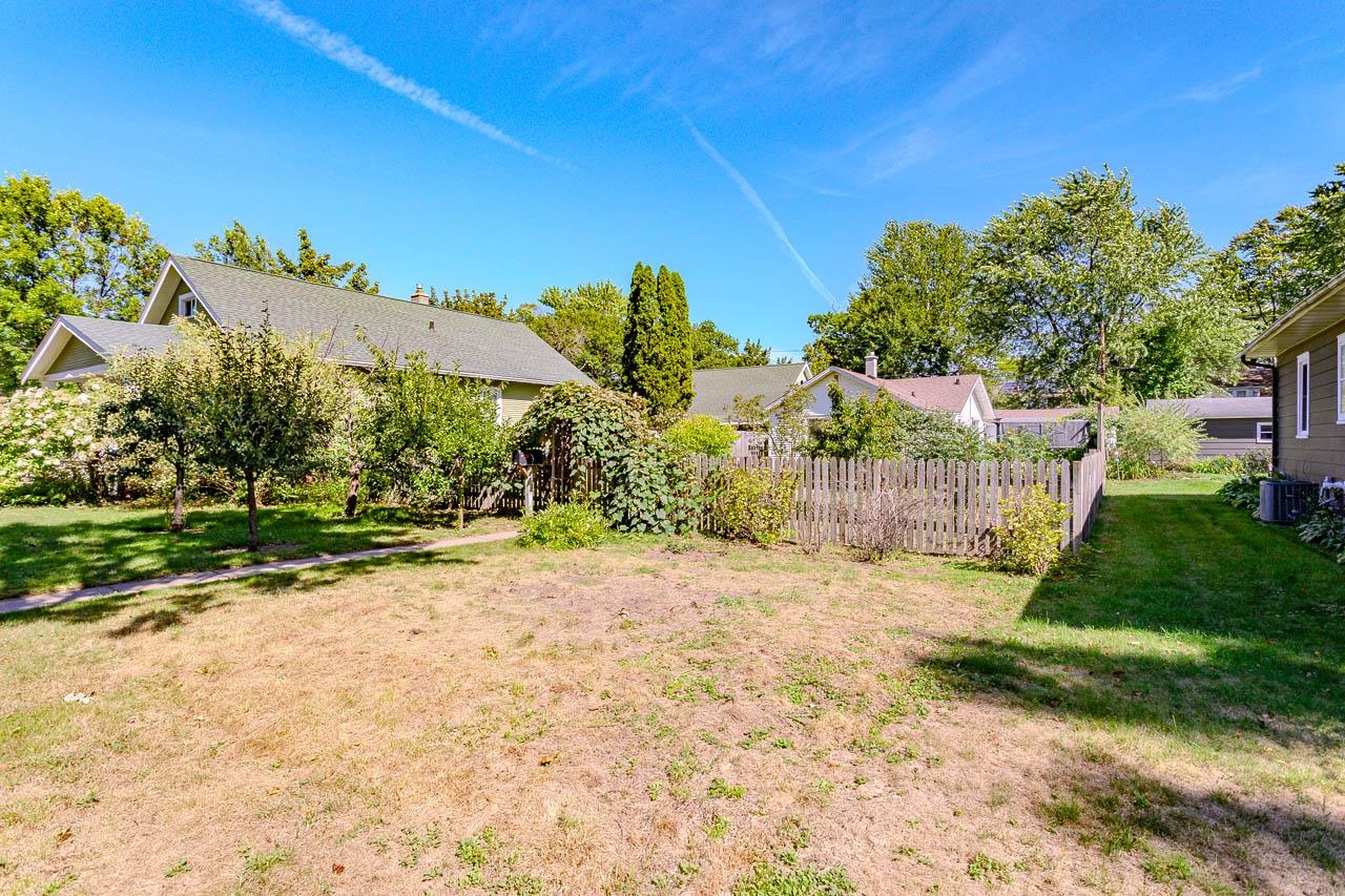 1805 Fairmount Street Property Photo 33