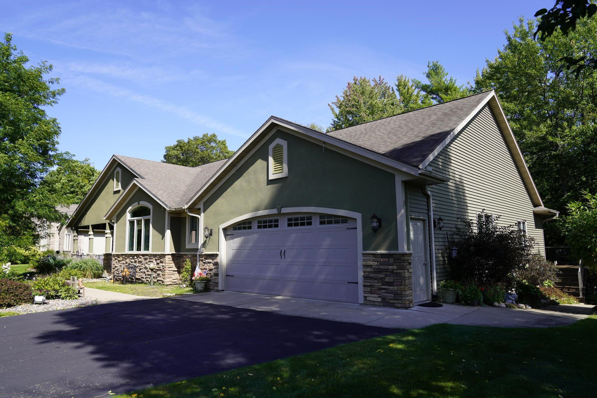 8407 Windsor Drive Property Photo 1