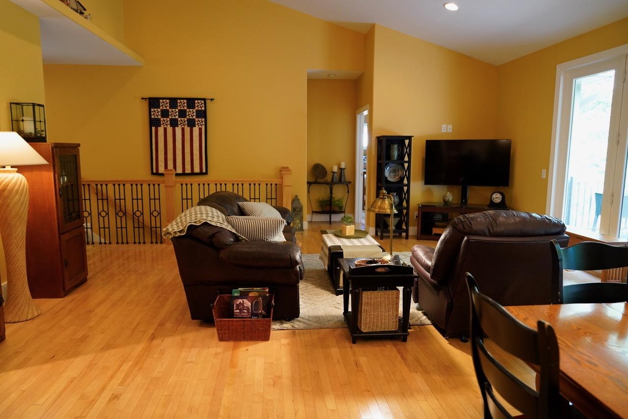 8407 Windsor Drive Property Photo 7