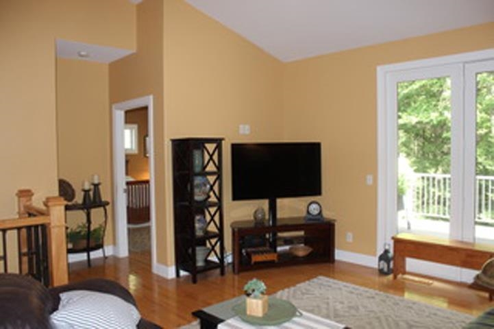 8407 Windsor Drive Property Photo 8