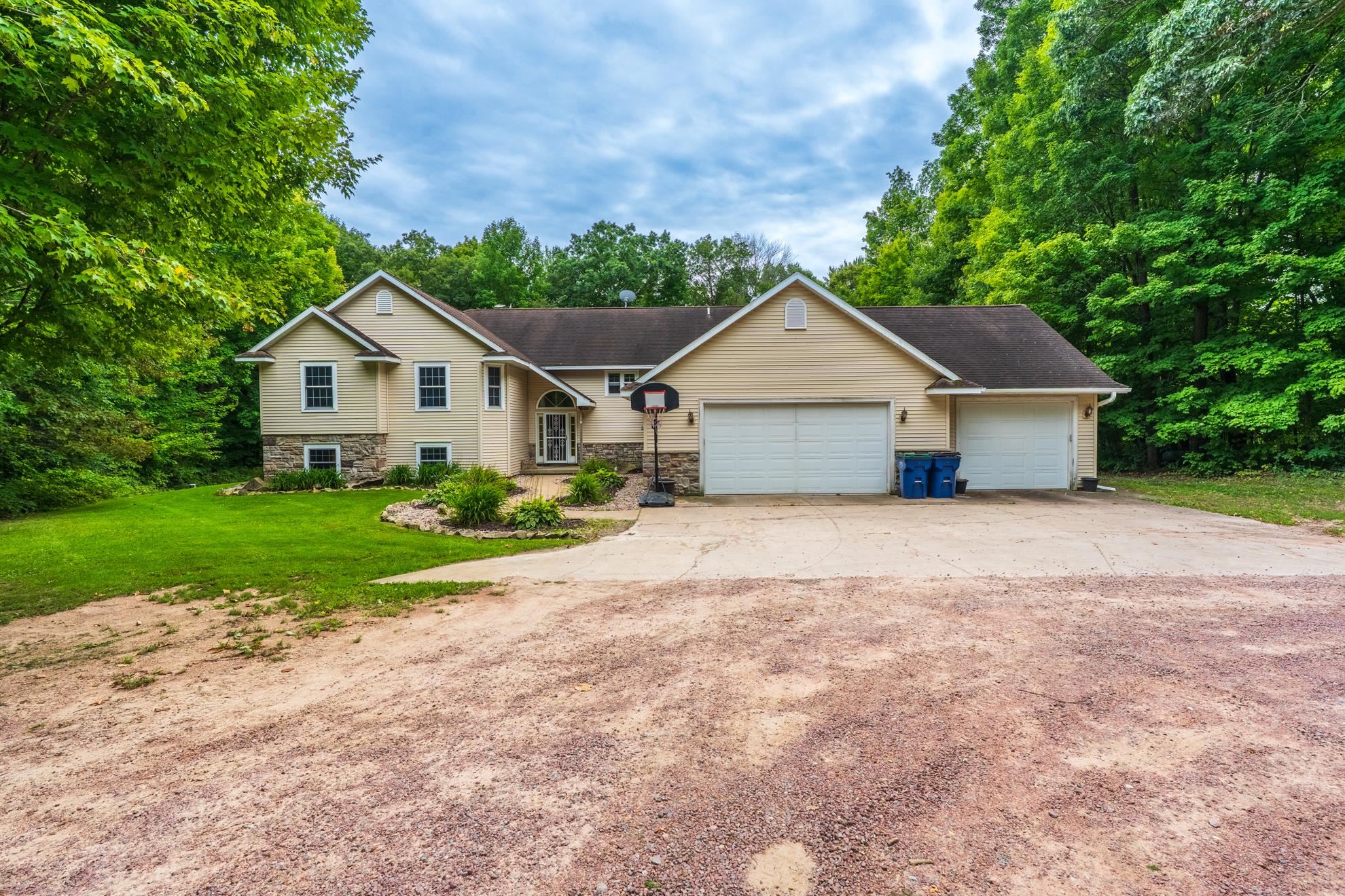 157611 Mcintosh Street Property Photo 3