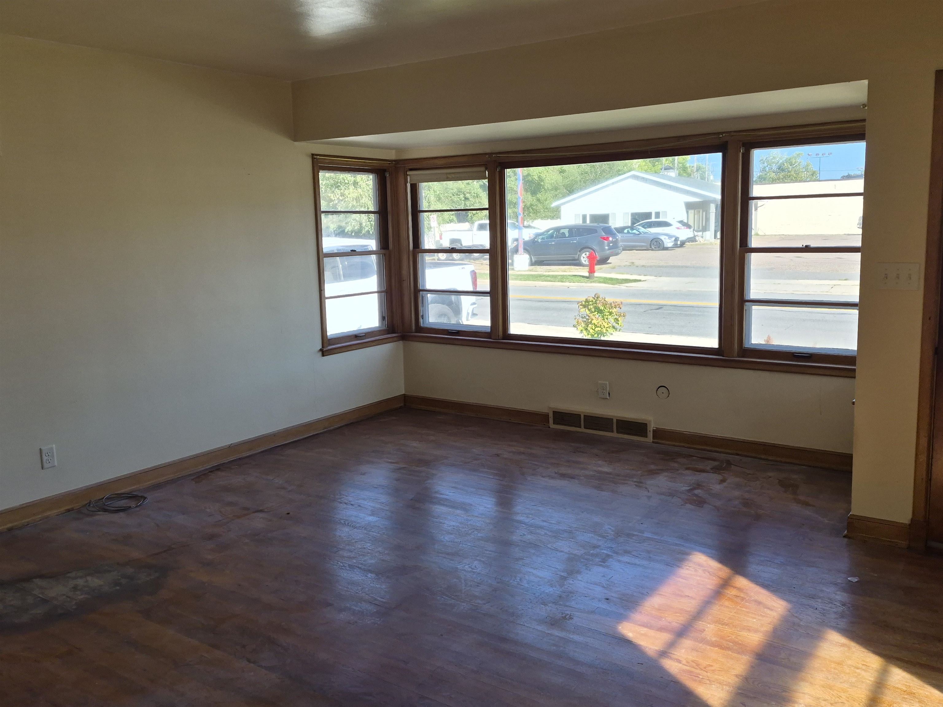 107 Kent Street Property Photo 9