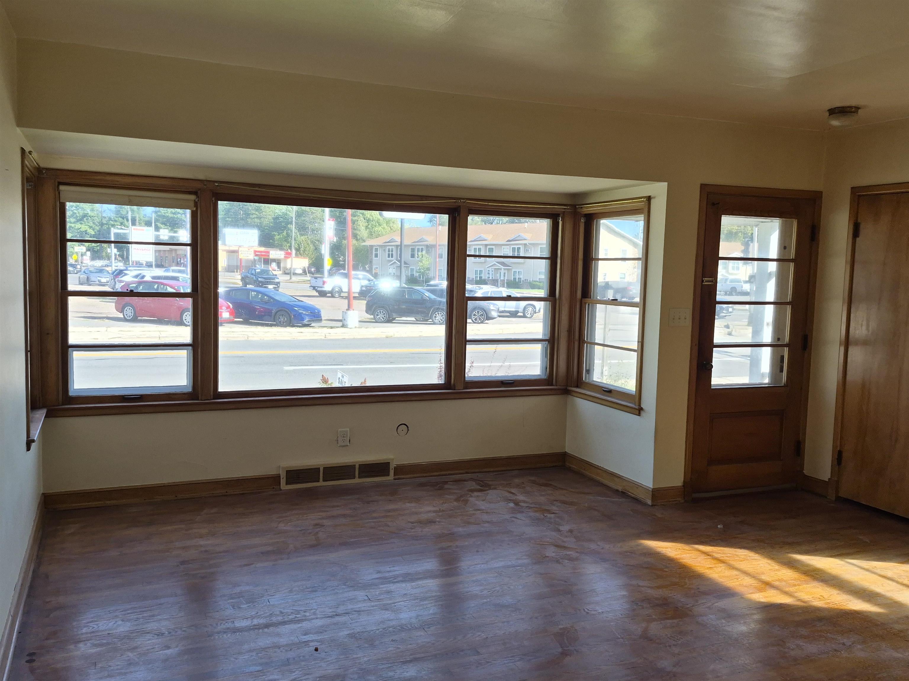 107 Kent Street Property Photo 10