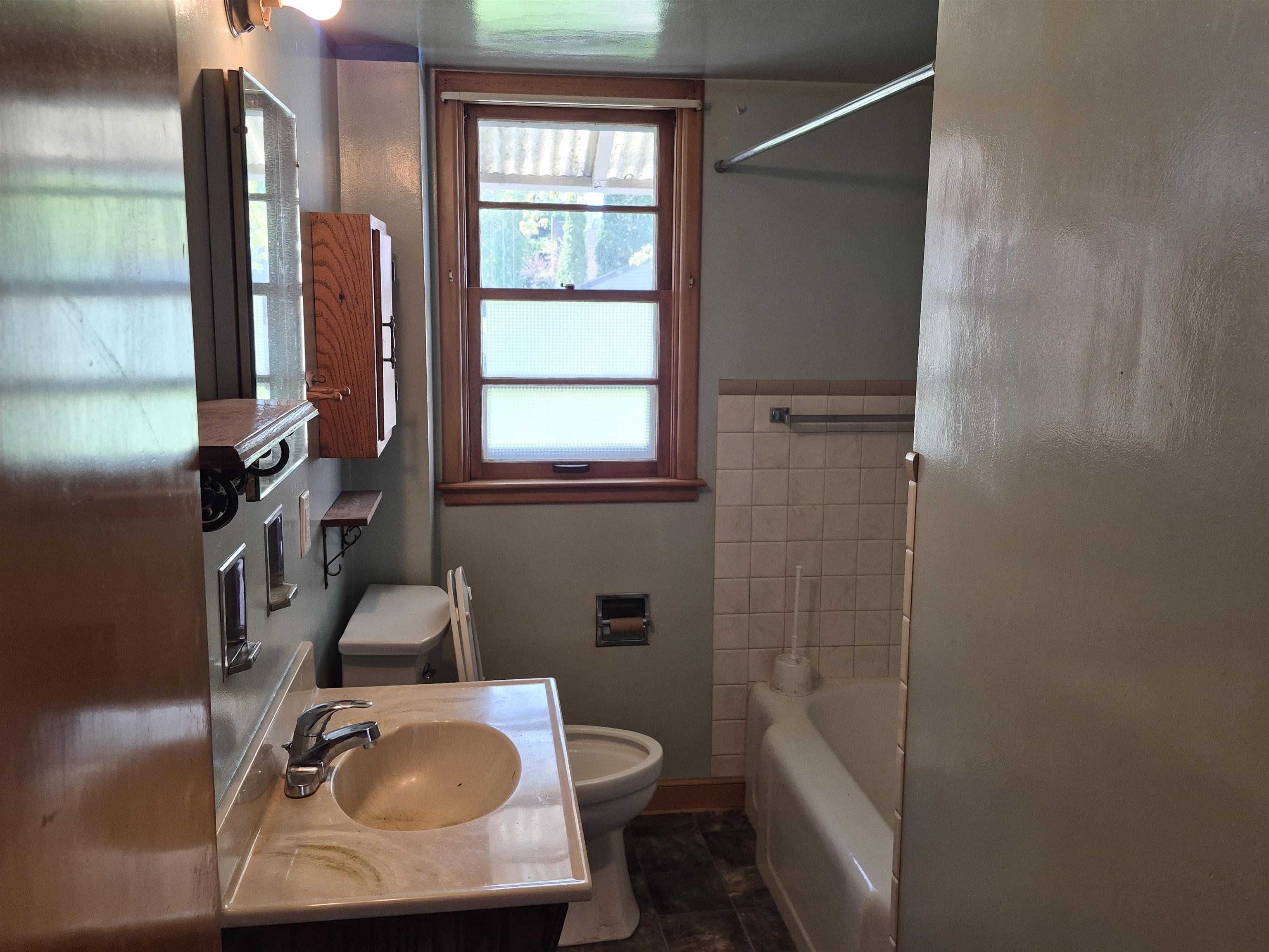 107 Kent Street Property Photo 12