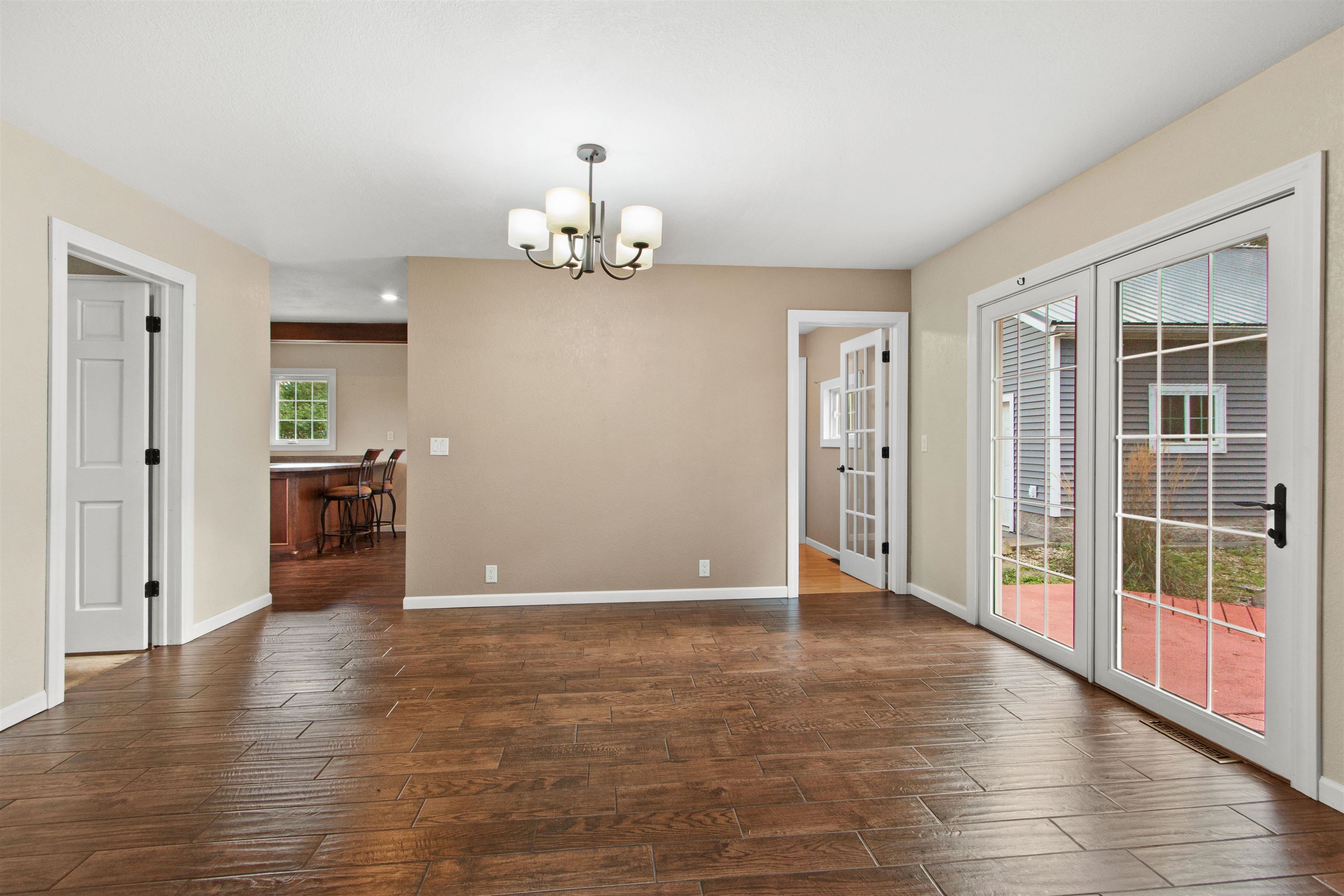 188 Pond Street Property Photo 5