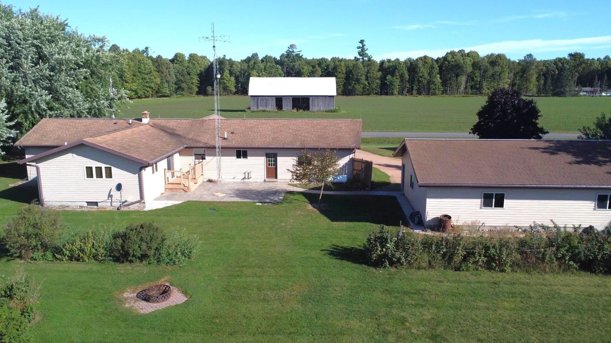 W8933 County Road B Property Photo 2