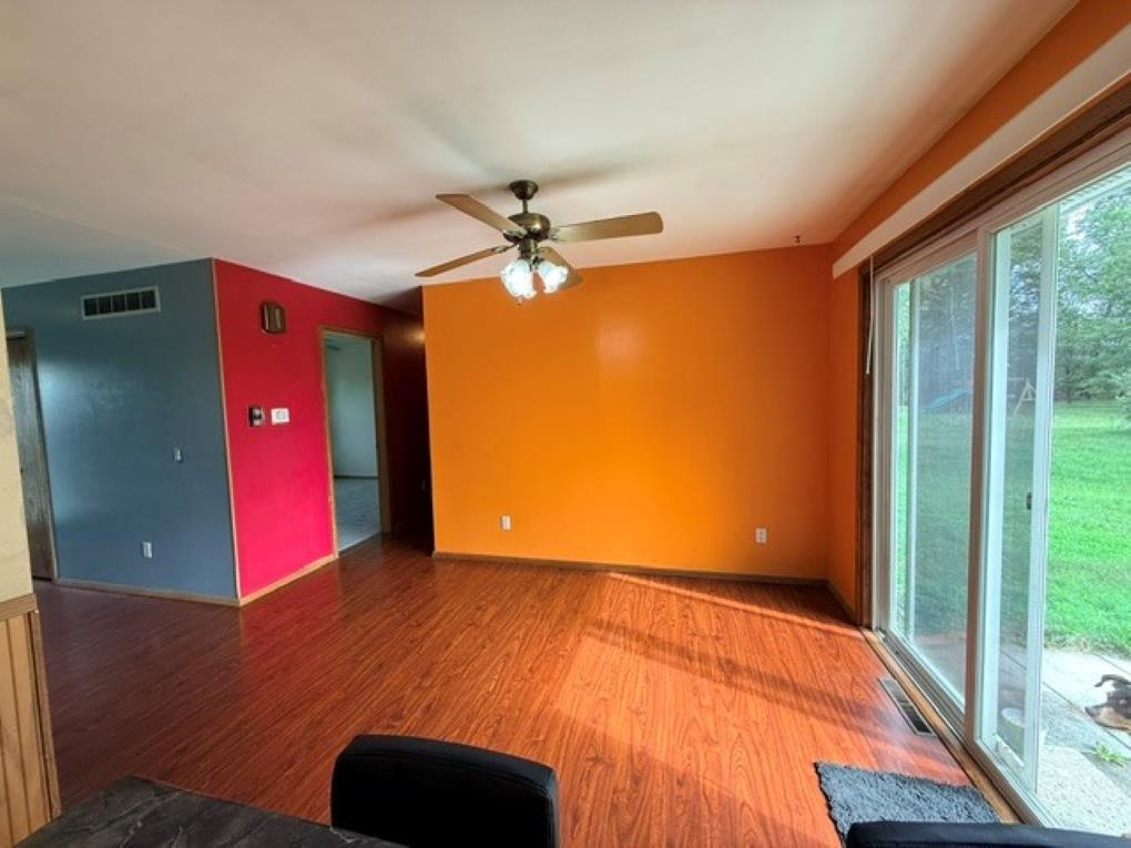 1542 Pine Grove Drive Property Photo 6