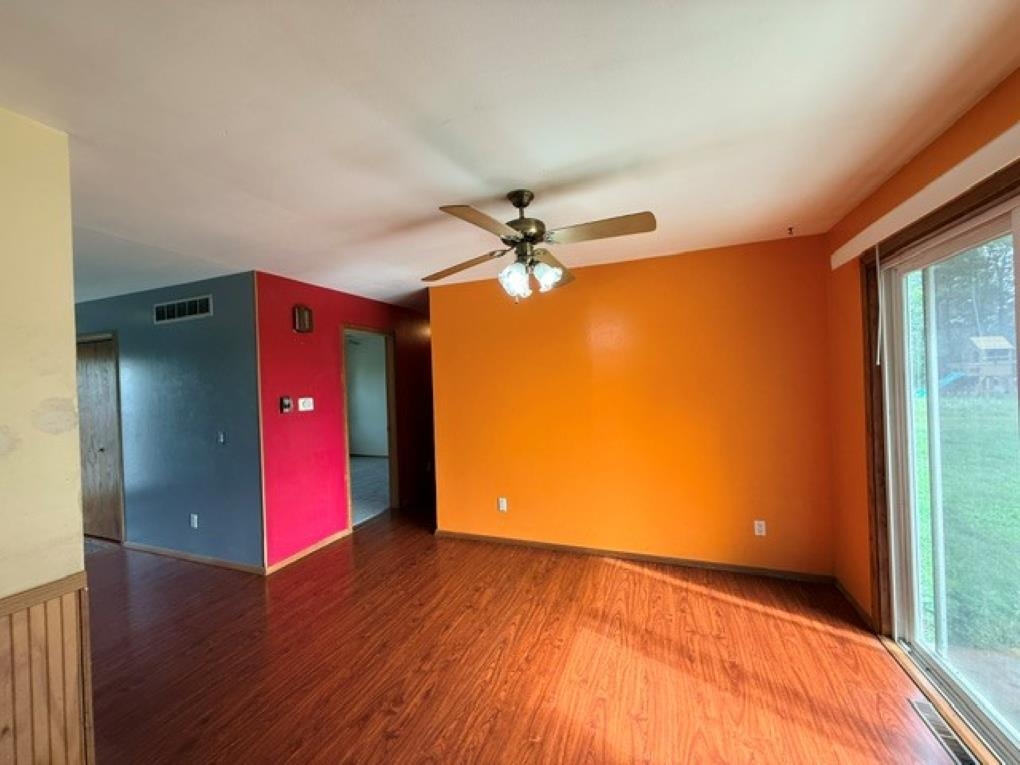 1542 Pine Grove Drive Property Photo 7