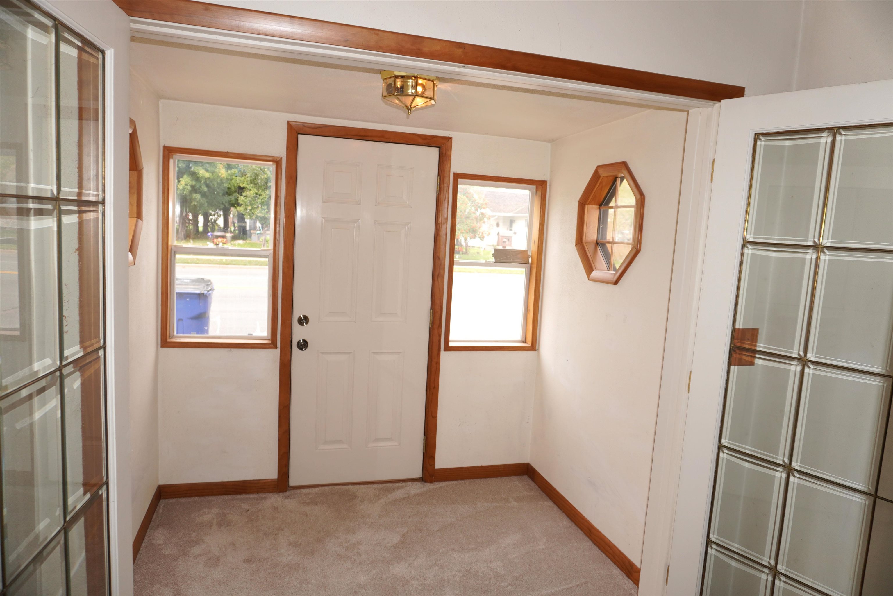 1605 E Main Street Property Photo 6