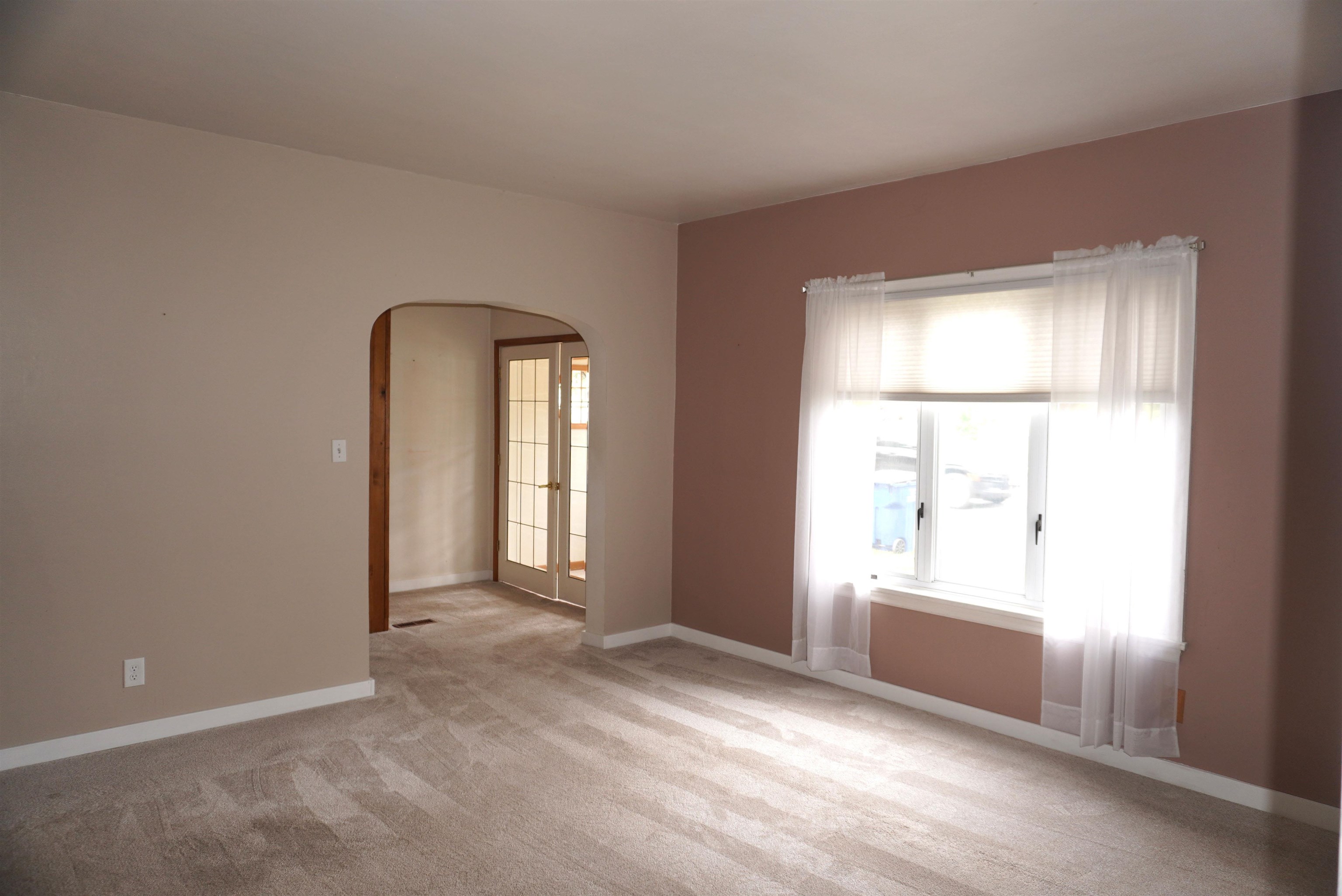 1605 E Main Street Property Photo 10
