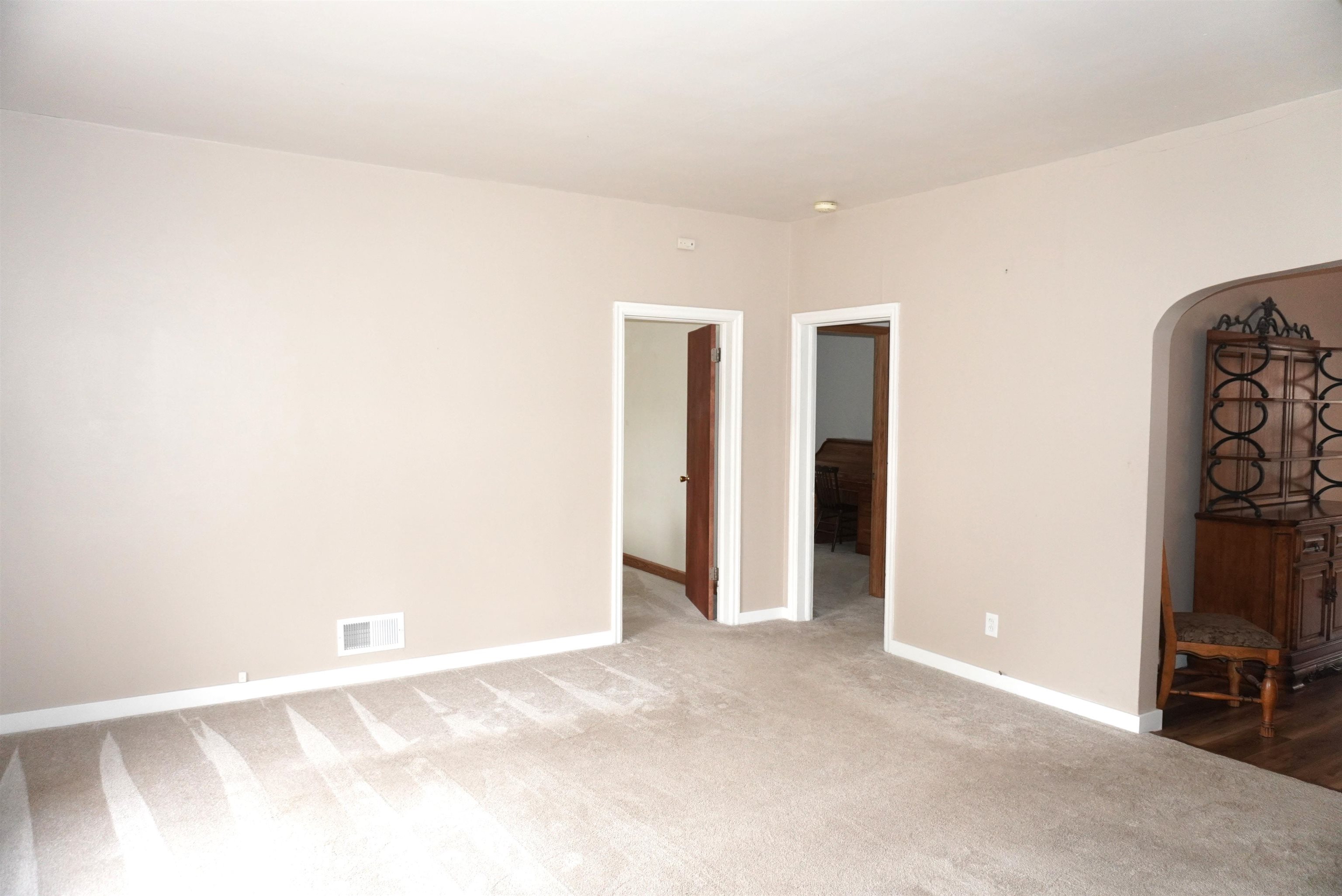 1605 E Main Street Property Photo 11