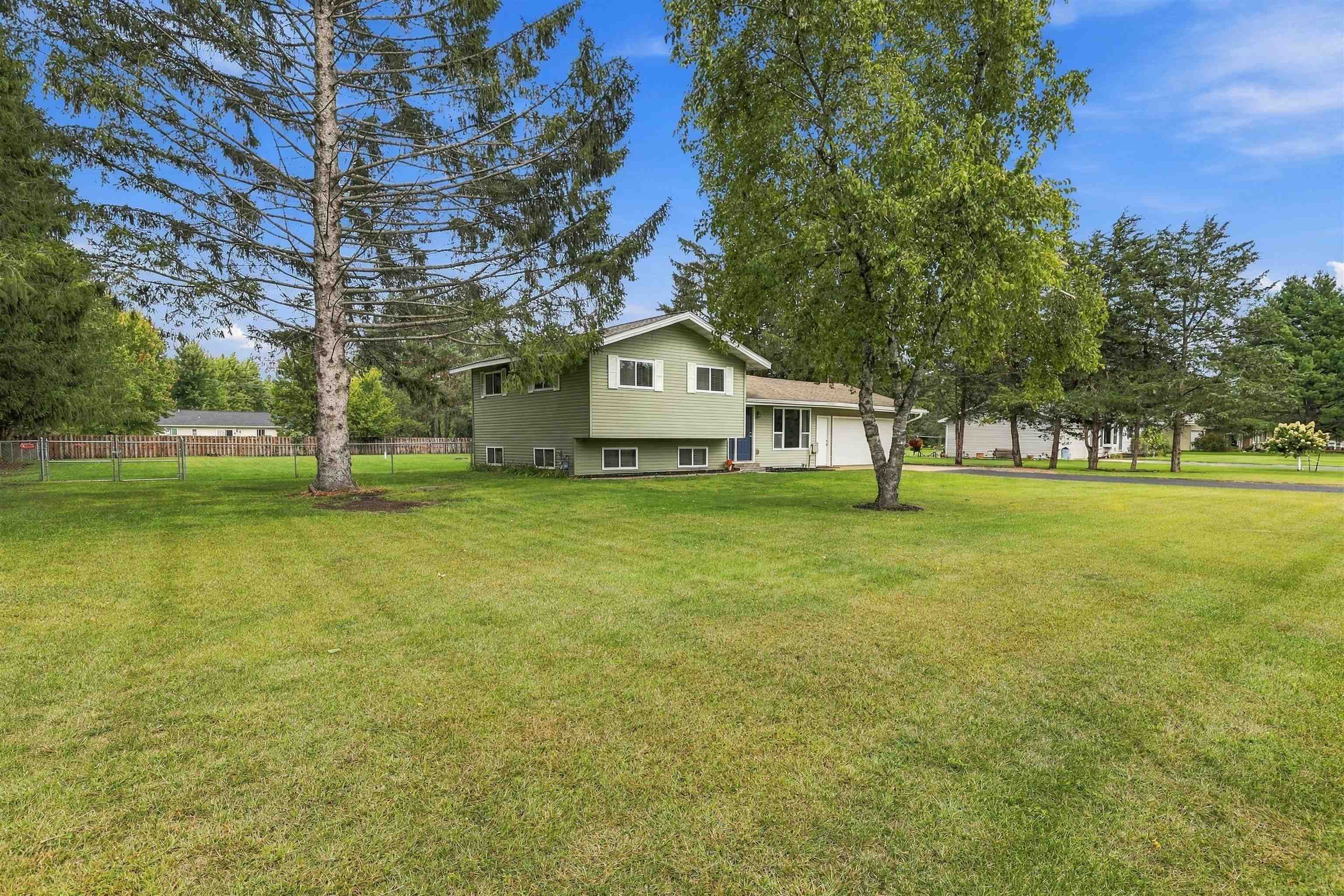 8331 Cedar Lane Property Photo 4
