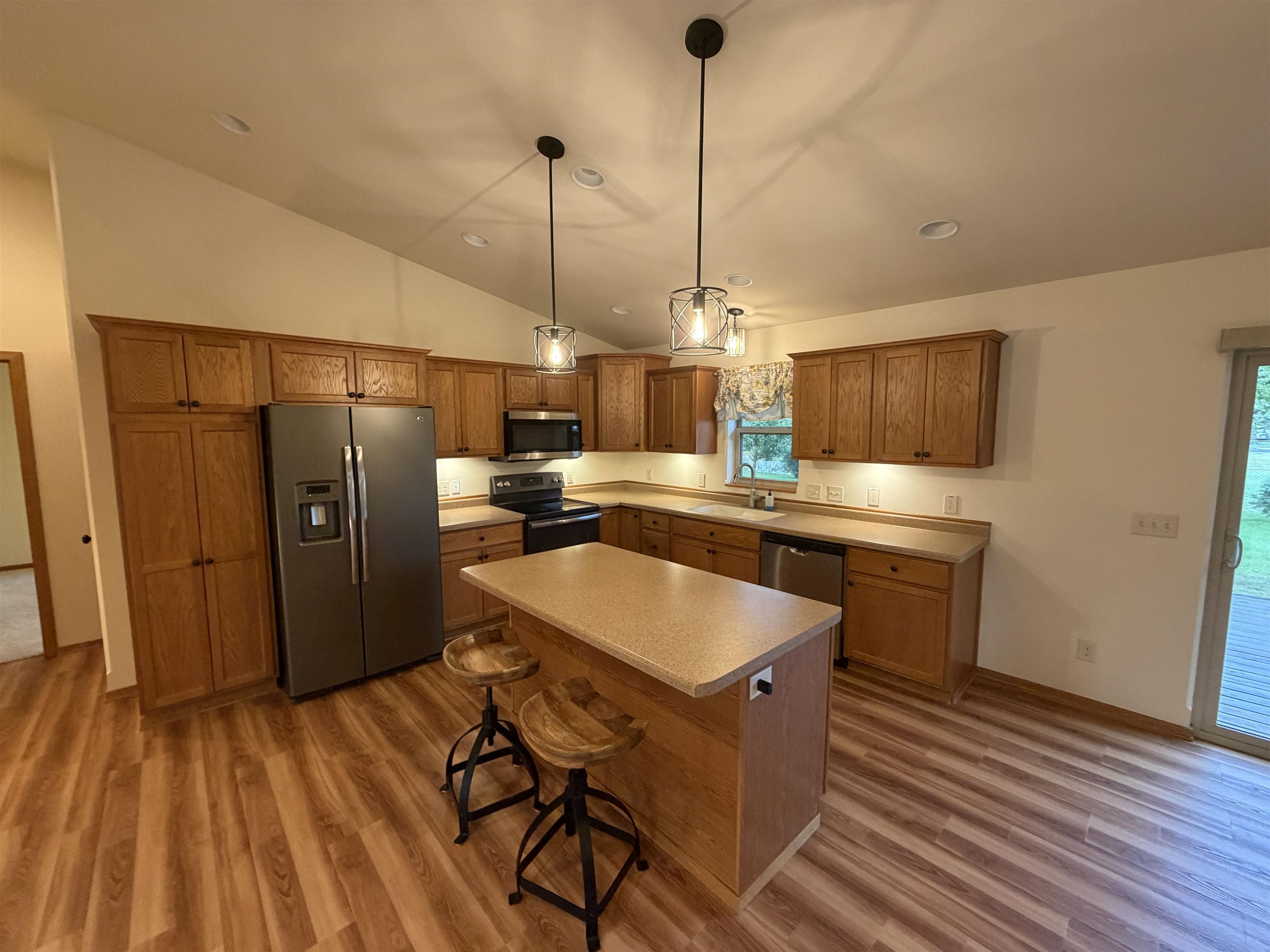 306 Birch Street Property Photo 5
