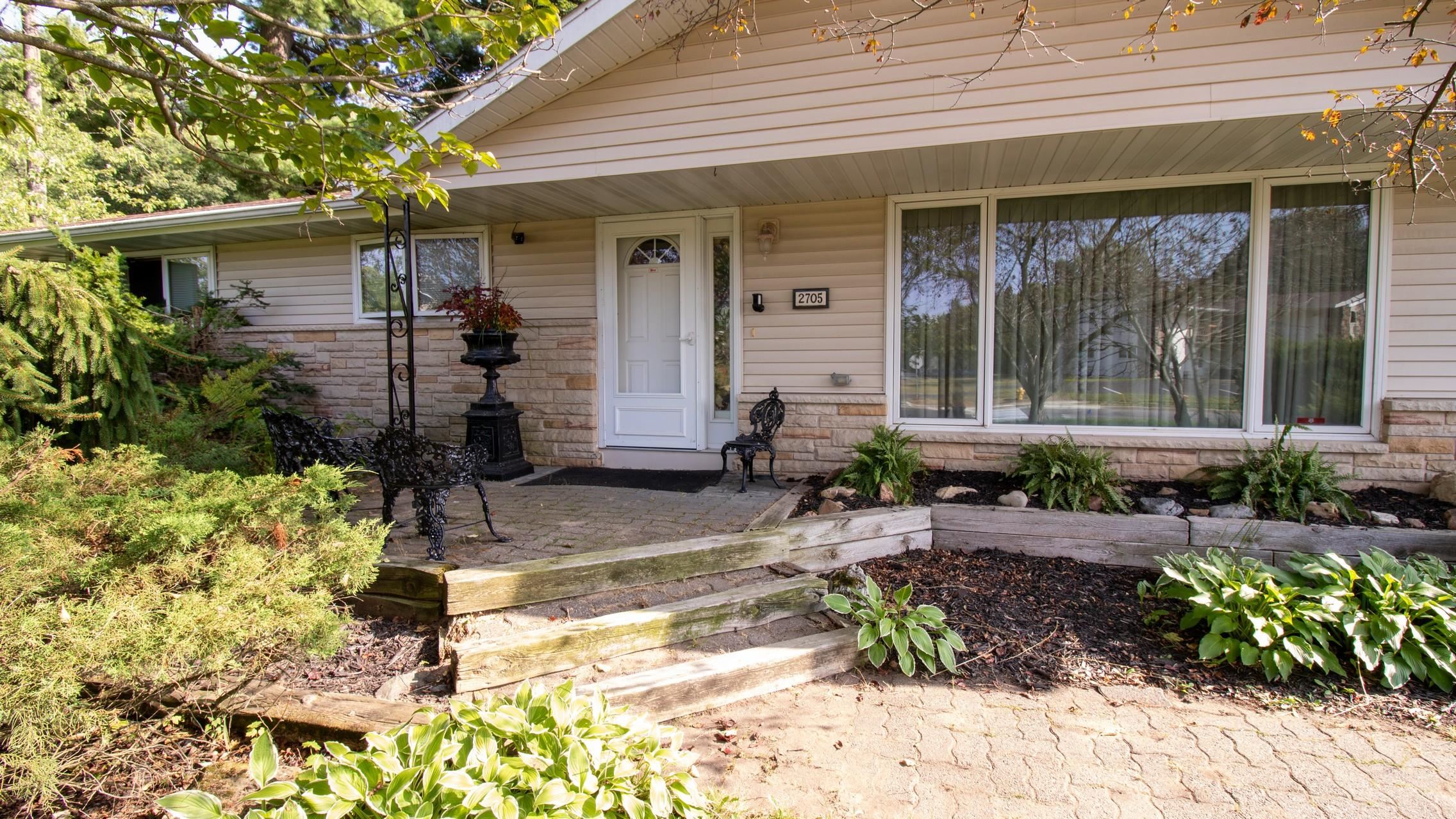 2705 Jelinek Avenue Property Photo 1