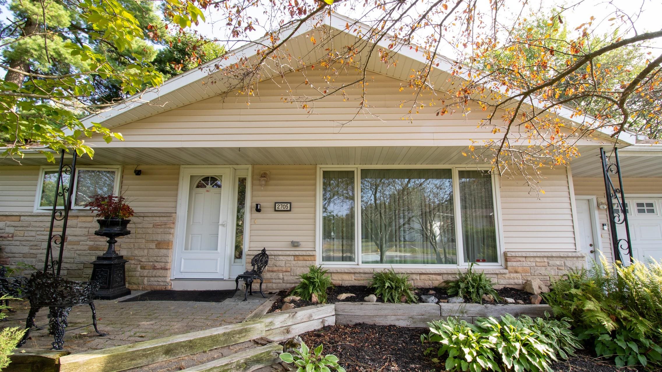 2705 Jelinek Avenue Property Photo 3