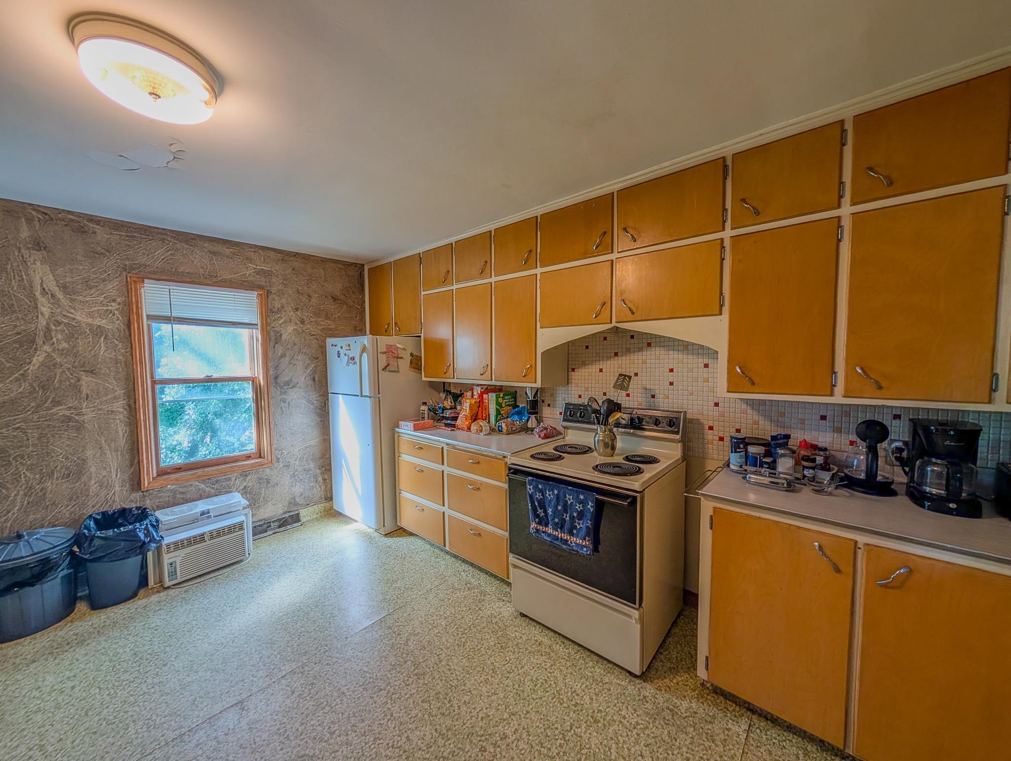 1708 Merrill Avenue Property Photo 3
