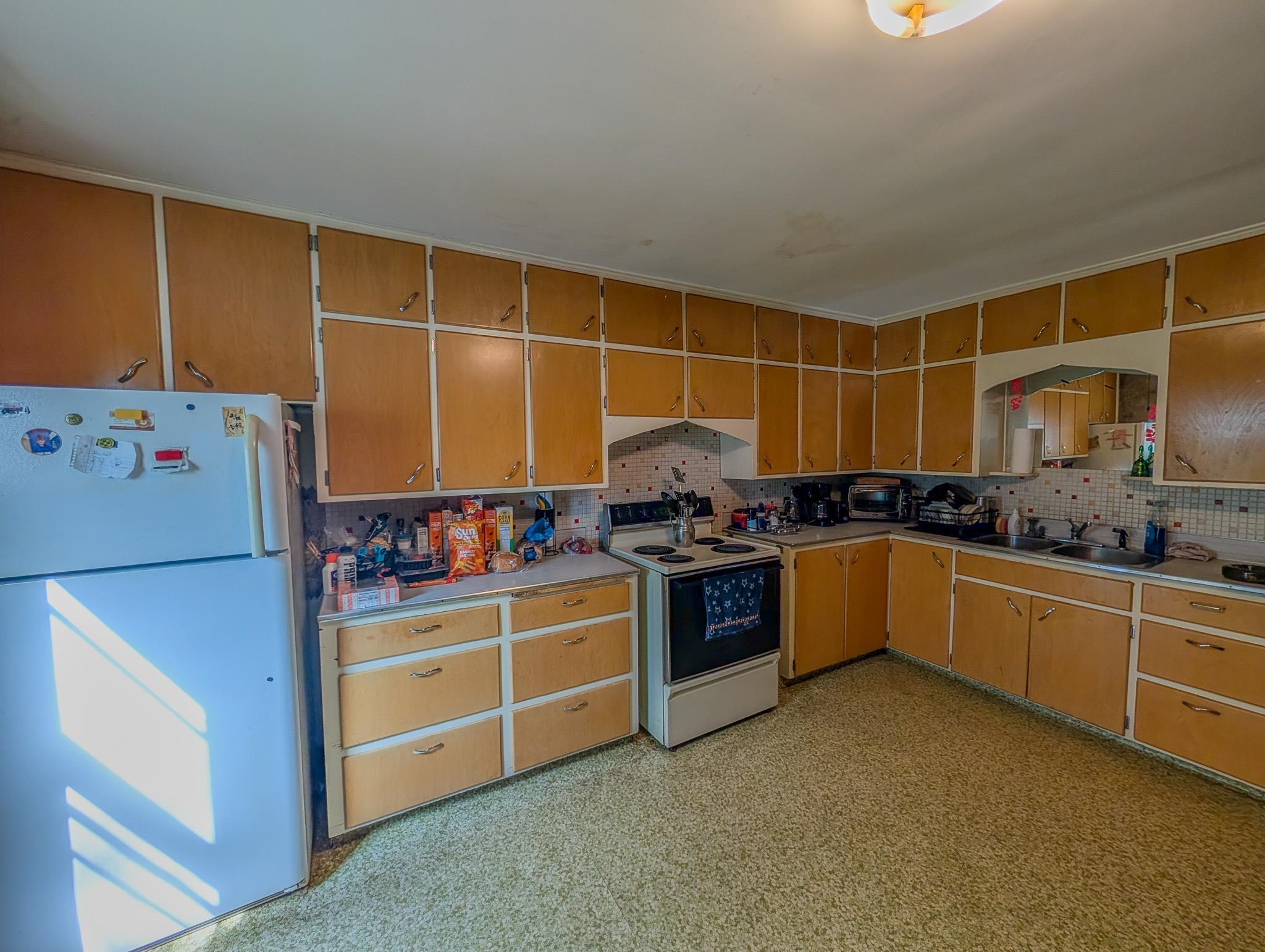 1708 Merrill Avenue Property Photo 5