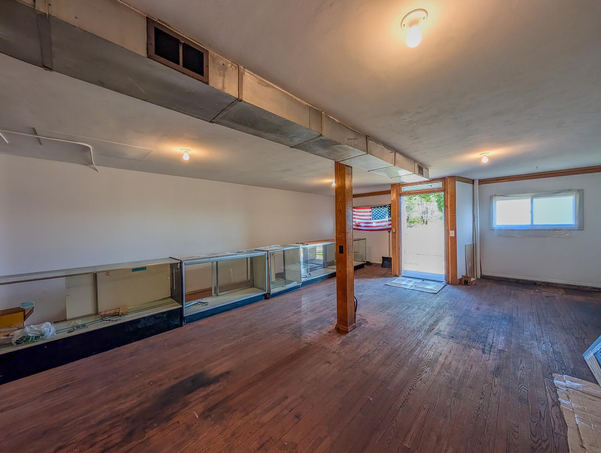 1708 Merrill Avenue Property Photo 14