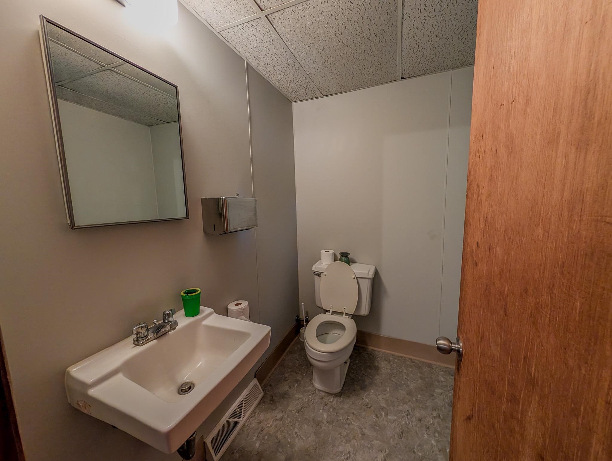 1708 Merrill Avenue Property Photo 16
