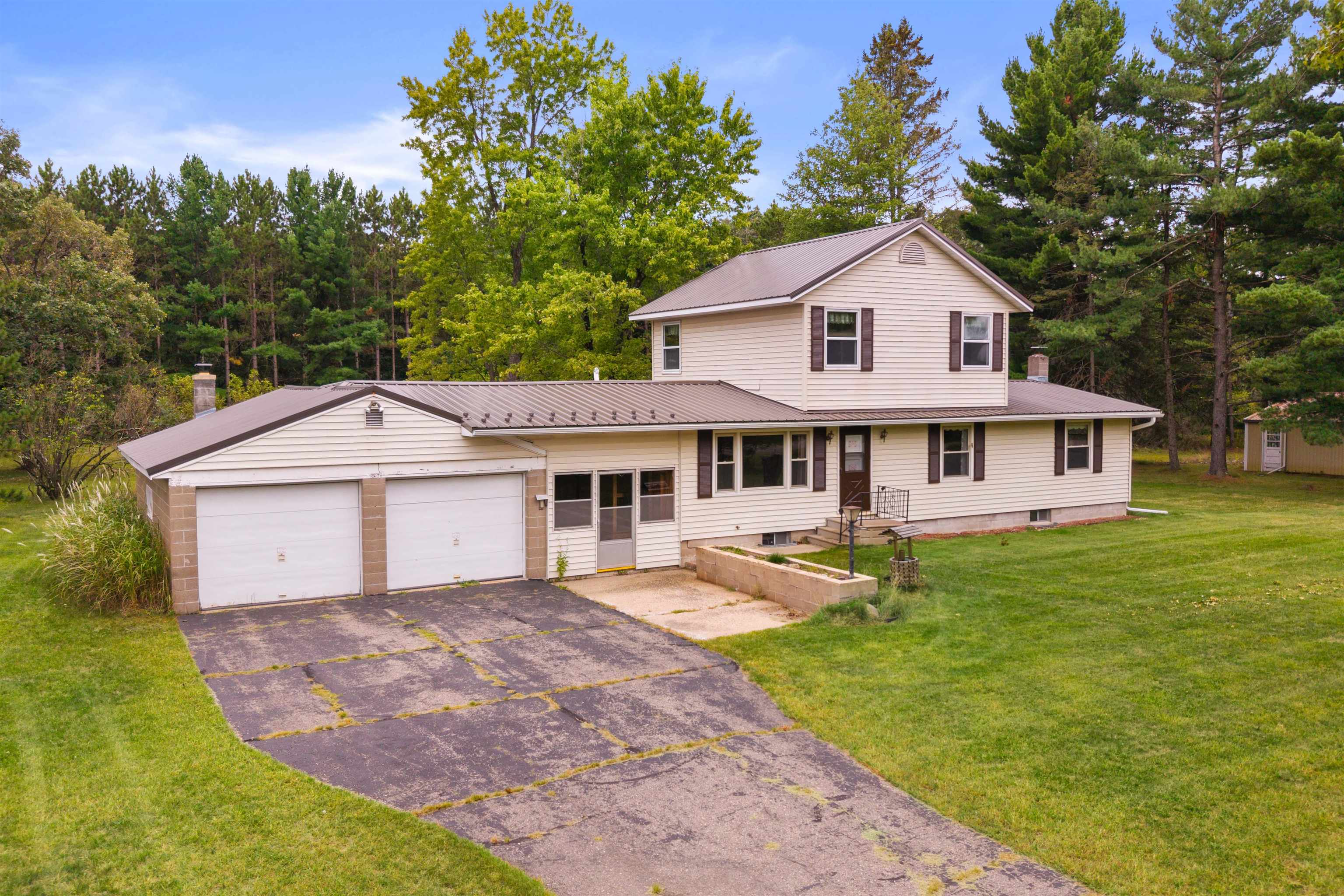4555 Lynn Hill Road Property Photo 1