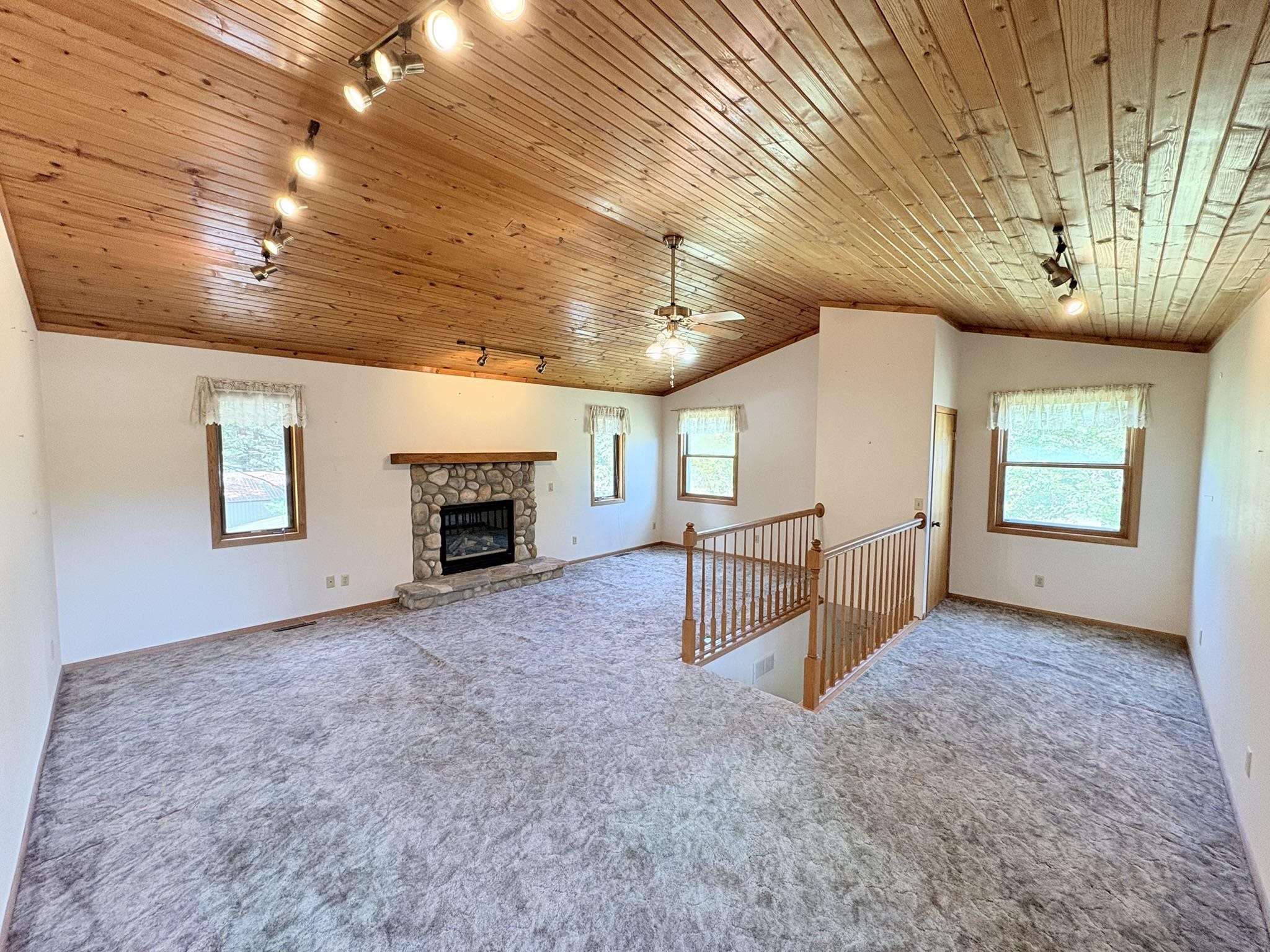 4555 Lynn Hill Road Property Photo 2