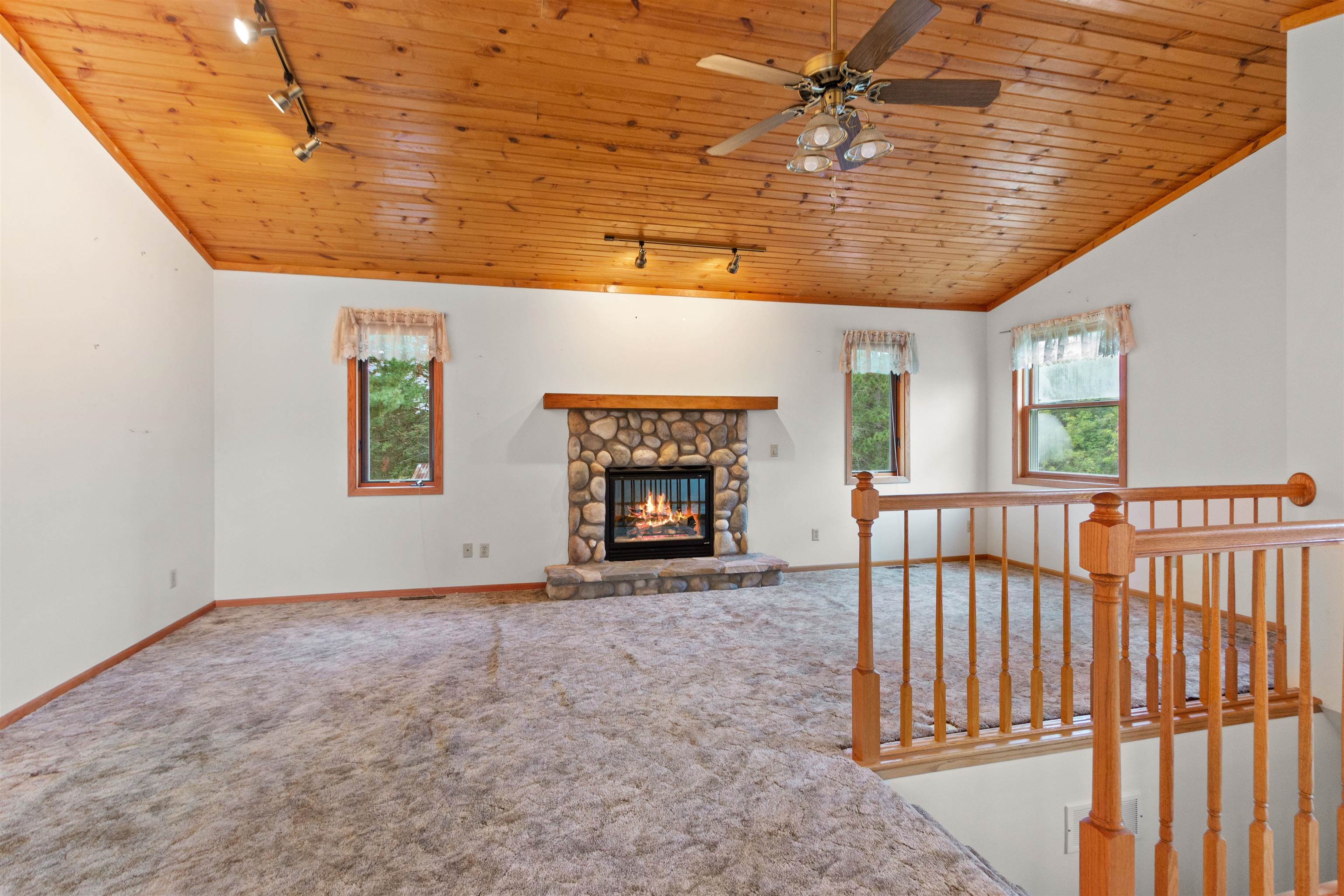 4555 Lynn Hill Road Property Photo 3