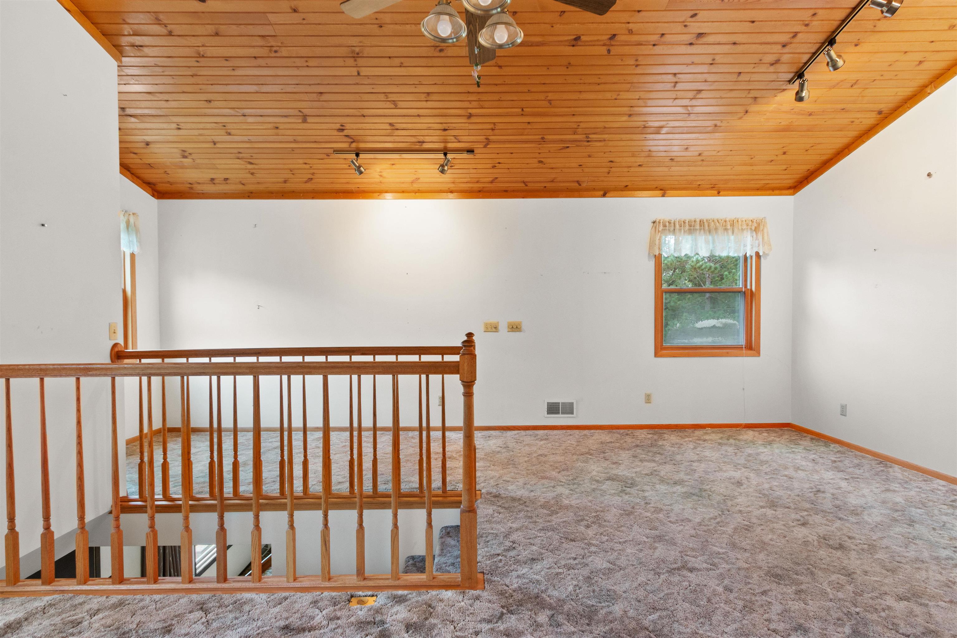 4555 Lynn Hill Road Property Photo 5