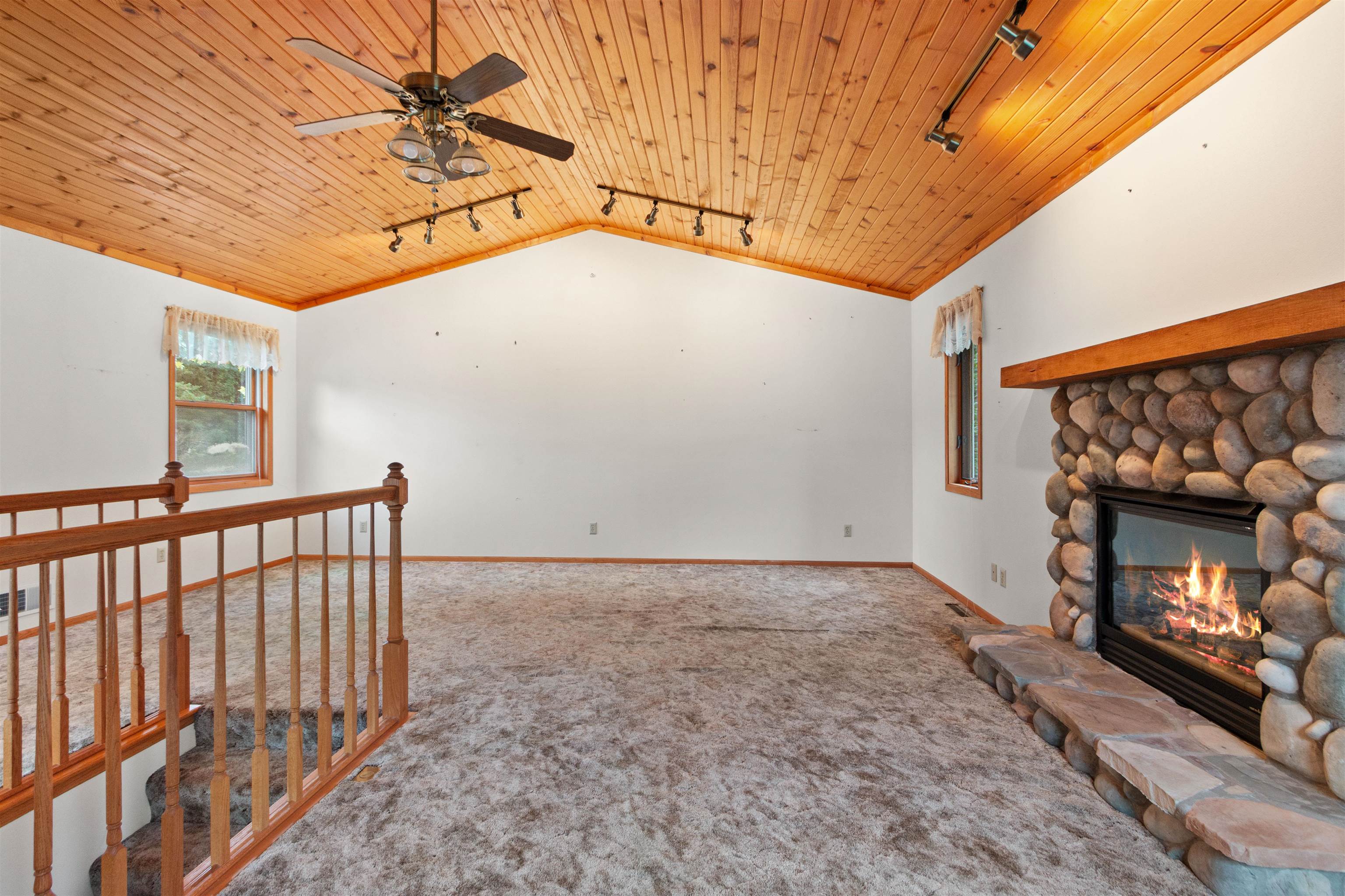 4555 Lynn Hill Road Property Photo 6