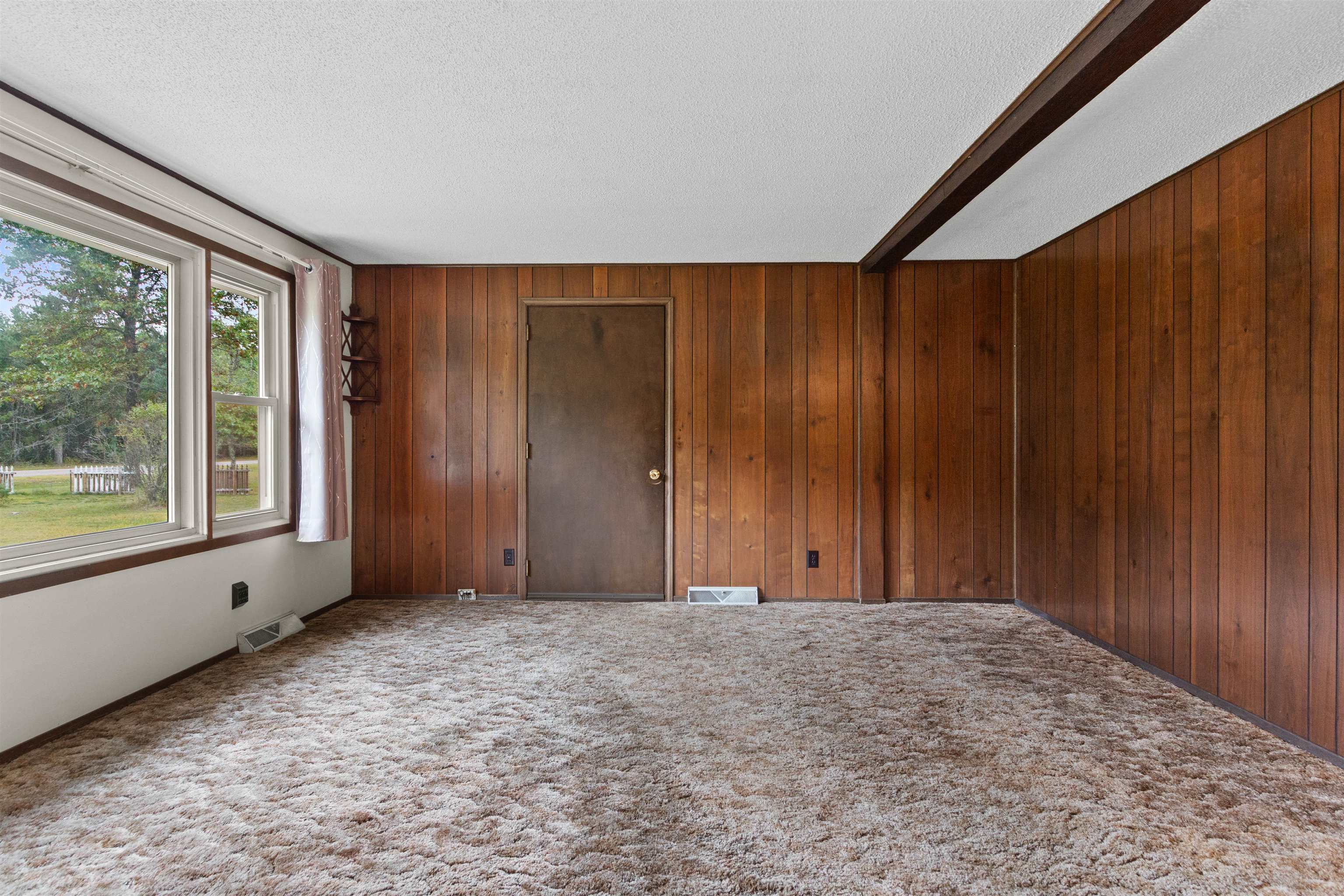 4555 Lynn Hill Road Property Photo 14