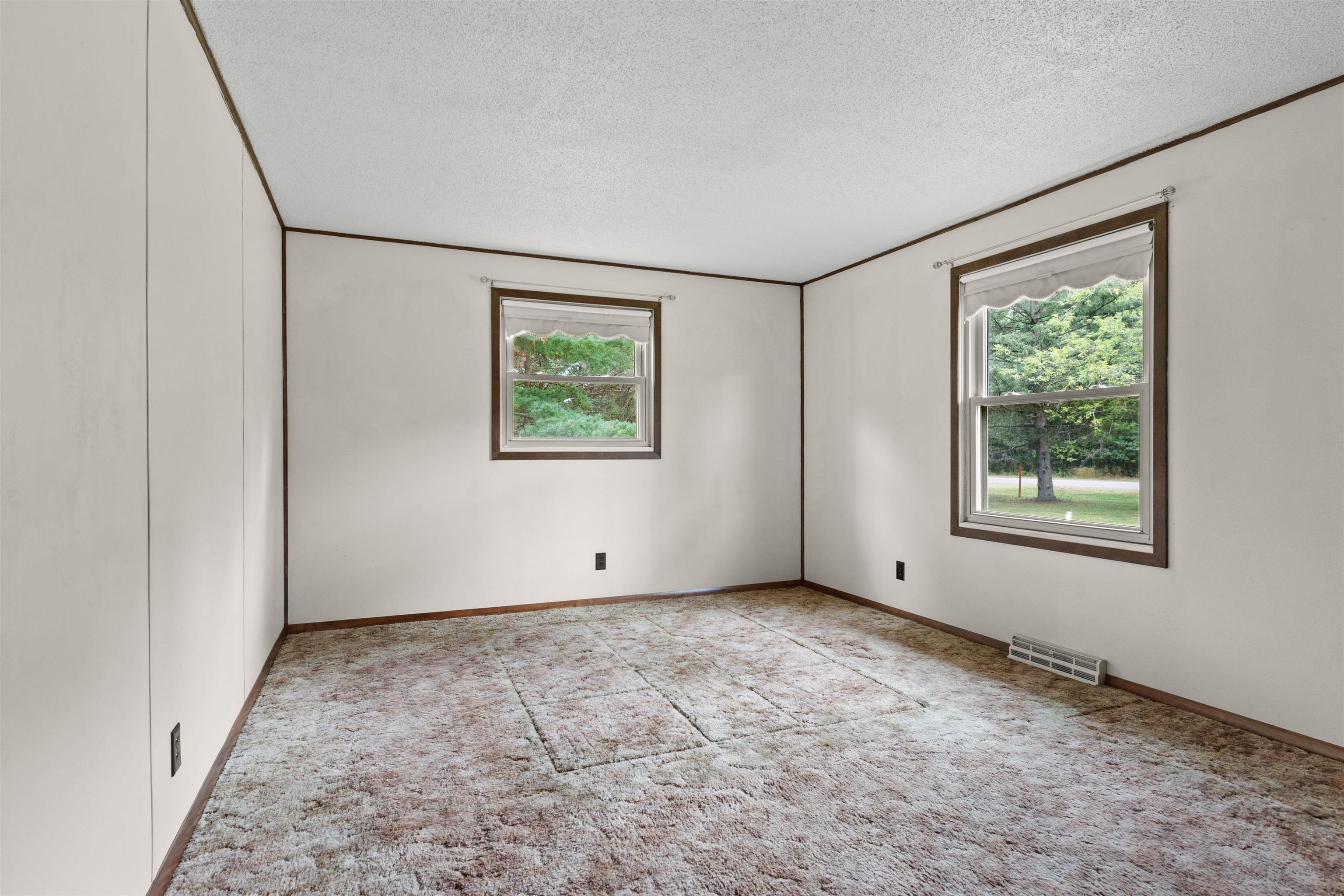4555 Lynn Hill Road Property Photo 16