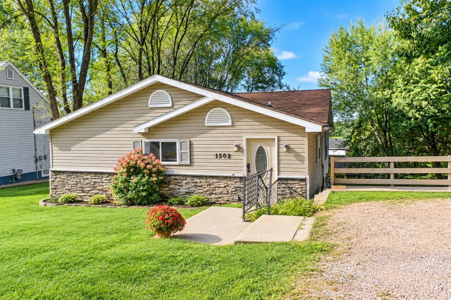 1502 Milwaukee Avenue Property Photo 1