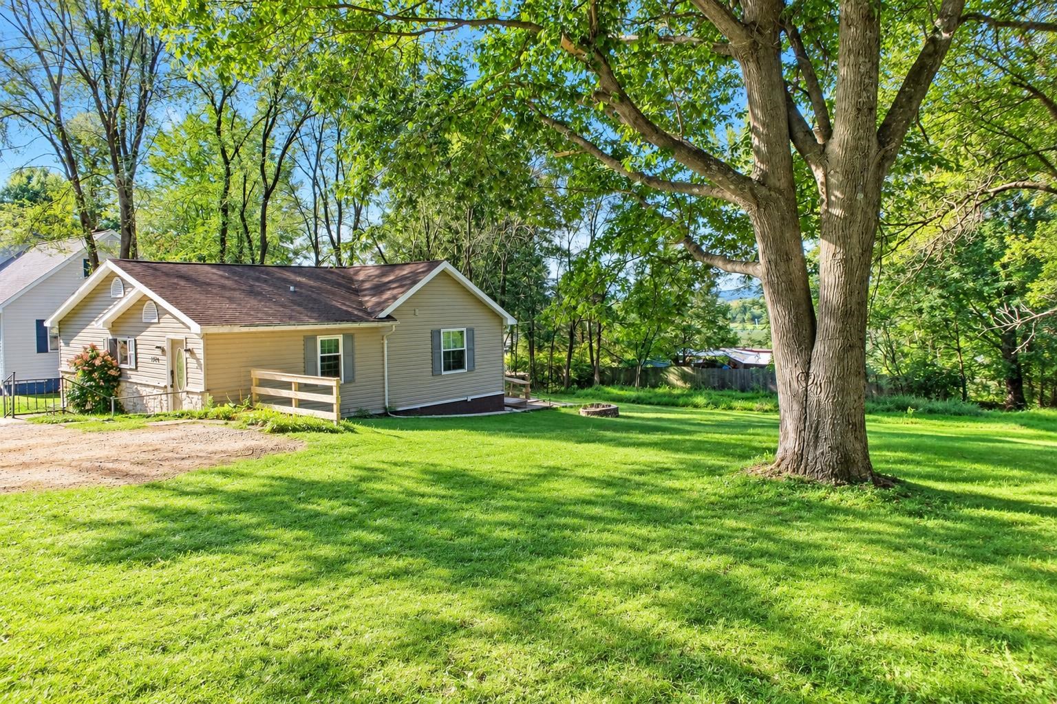 1502 Milwaukee Avenue Property Photo 4