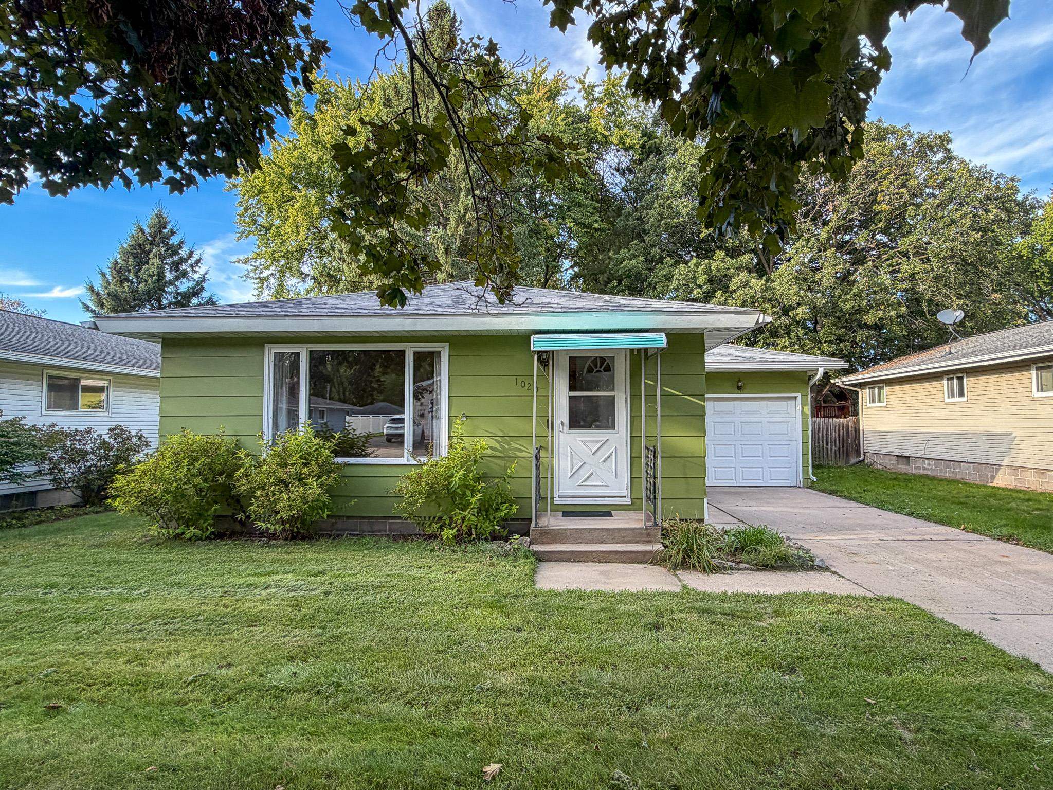 1020 Mcintosh Street Property Photo 2