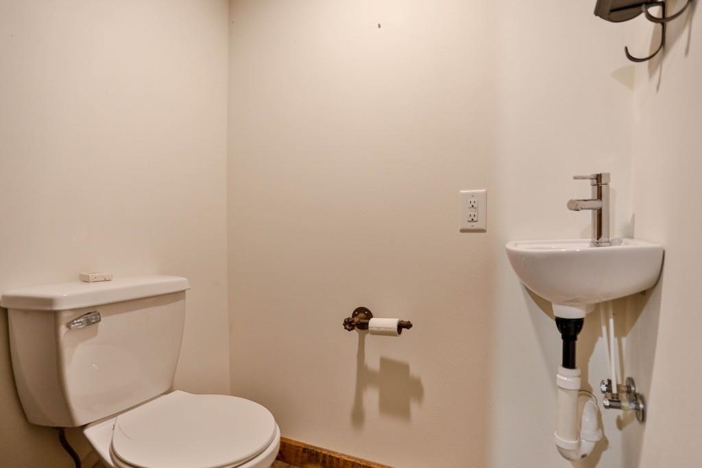 3906 Pine Cone Lane Property Photo 43