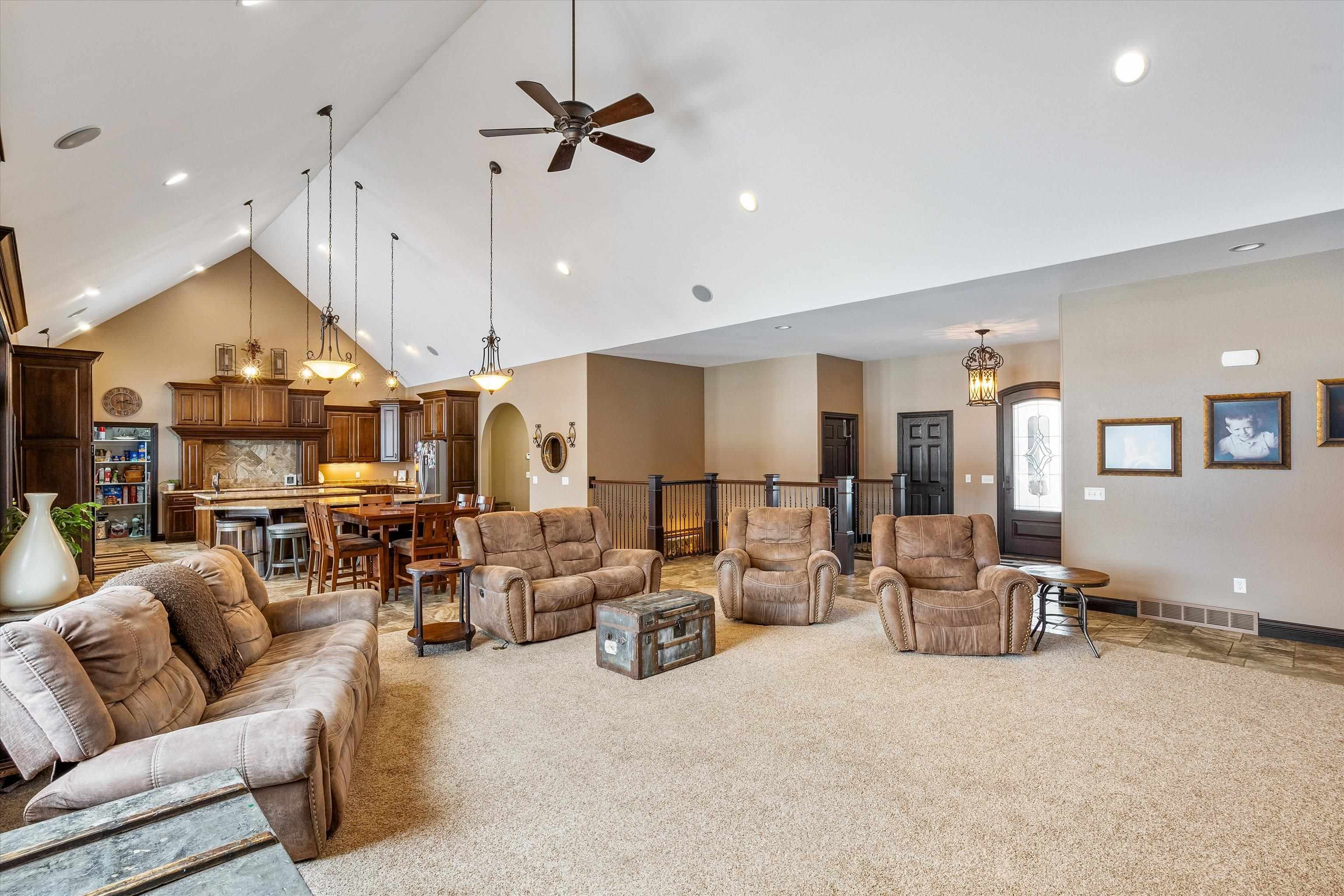 9073 Richfield Drive Property Photo 11
