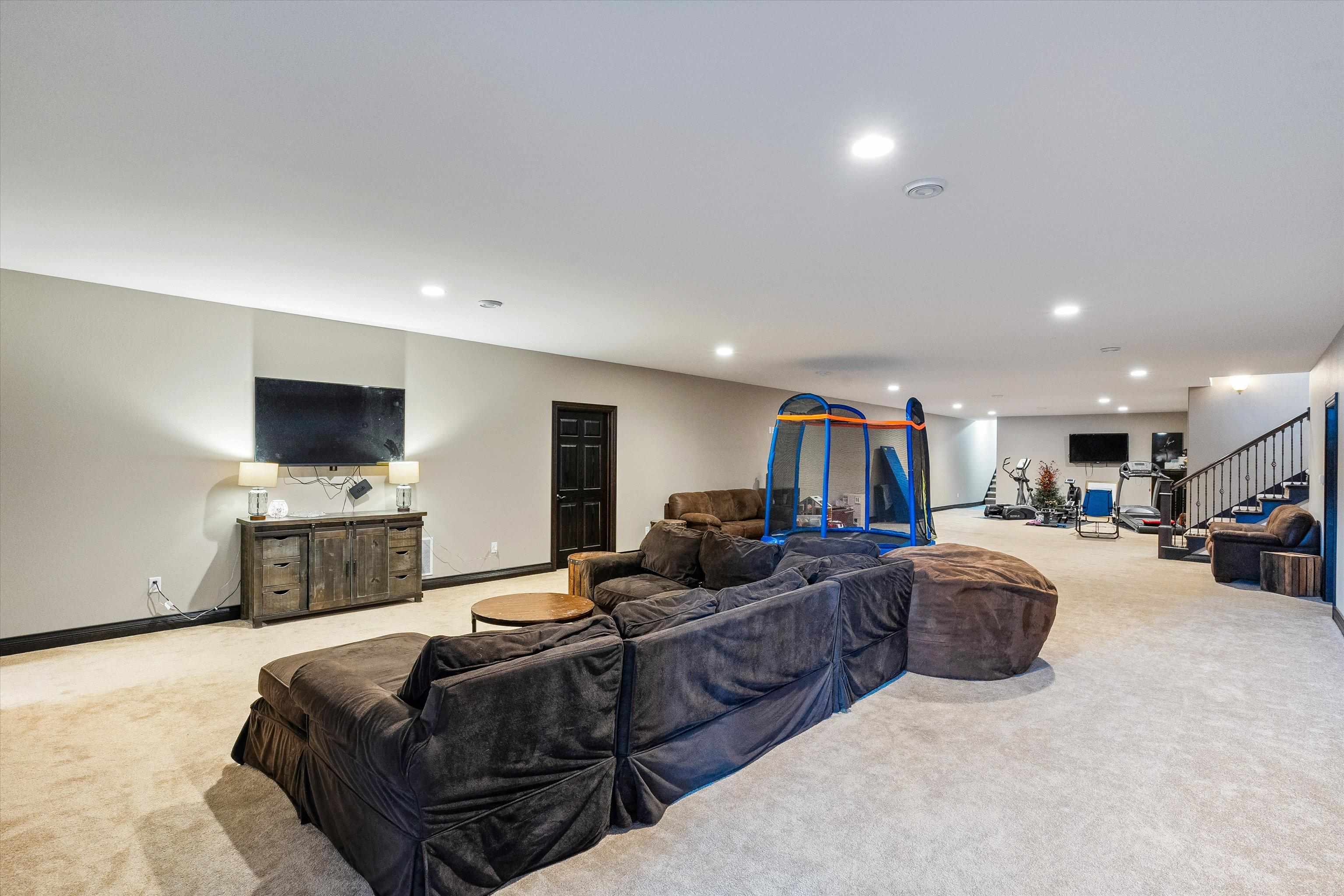9073 Richfield Drive Property Photo 35
